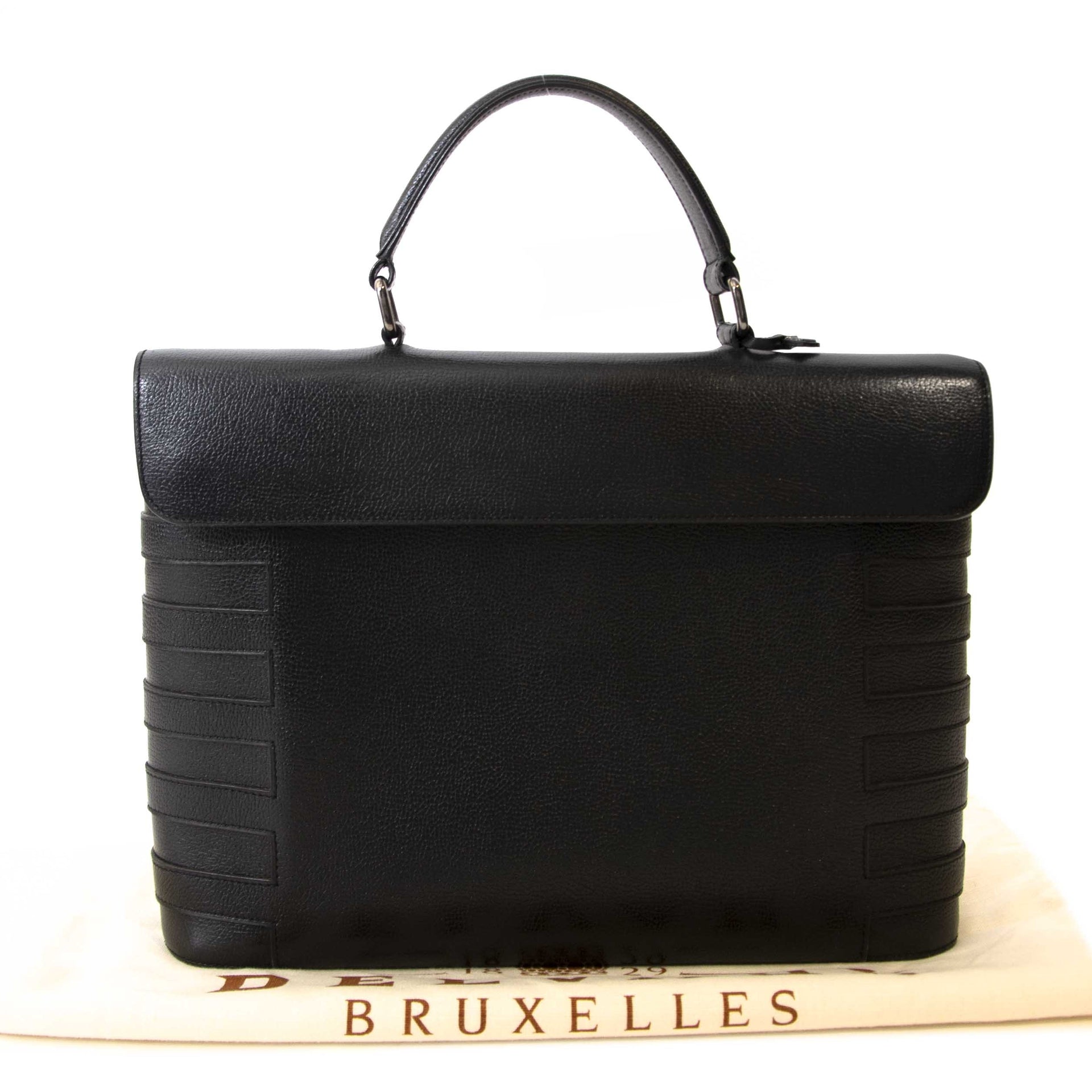 Achetter un Delvaux sac à main chez LabelLOV pour un bon prix.