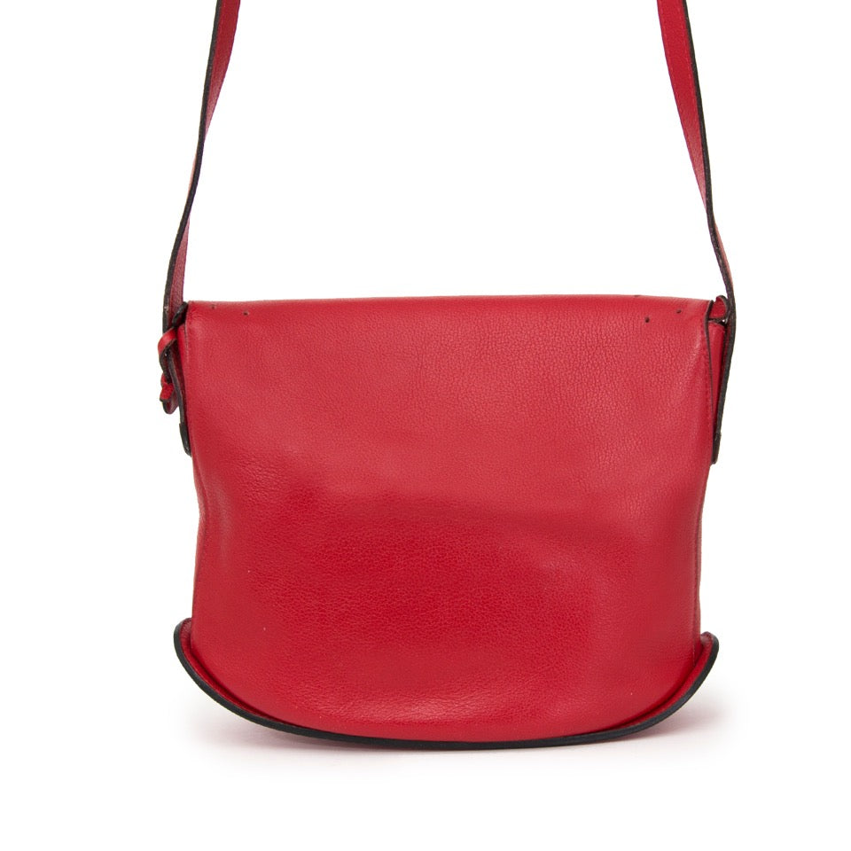 Authentieke Delvaux Red Cross Body voor de juiste prijs bij LabelLOV vintage webshop. Delvaux White Shoulder bag. Veilig online winkelen. Luxe, vintage, mode. Antwerpen, België.