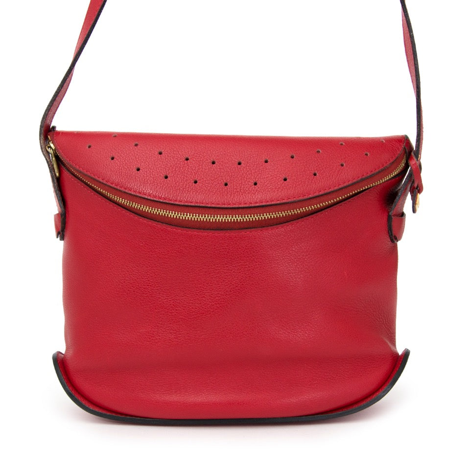 Authentieke Delvaux Red Cross Body voor de juiste prijs bij LabelLOV vintage webshop. Delvaux White Shoulder bag. Veilig online winkelen. Luxe, vintage, mode. Antwerpen, België.