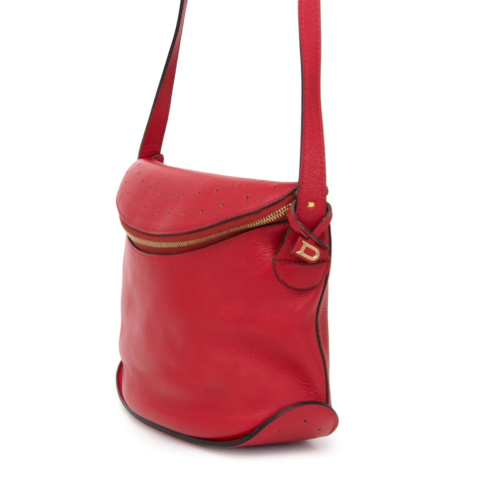 Buy Delvaux Red Cross Body at the right price at LabelLOV vintage webshop. Luxe, vintage, fashion. Safe and secure online shopping. Antwerp, Belgium.