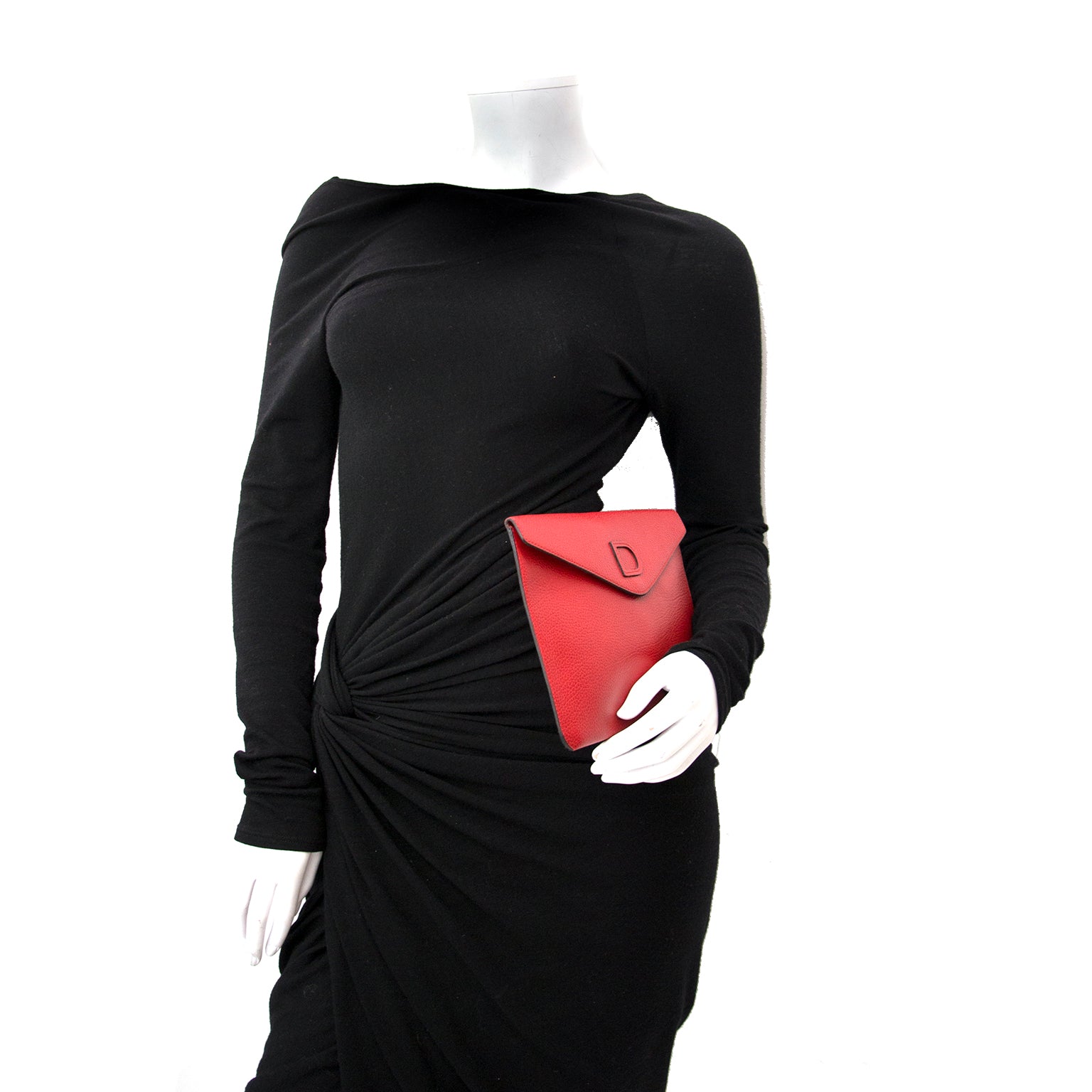 Koop nu luxe designer items tweedehands aan de laagste prijzen, veilig online shoppen en wereldwijde verzending voor alle tassen bij Labellov.