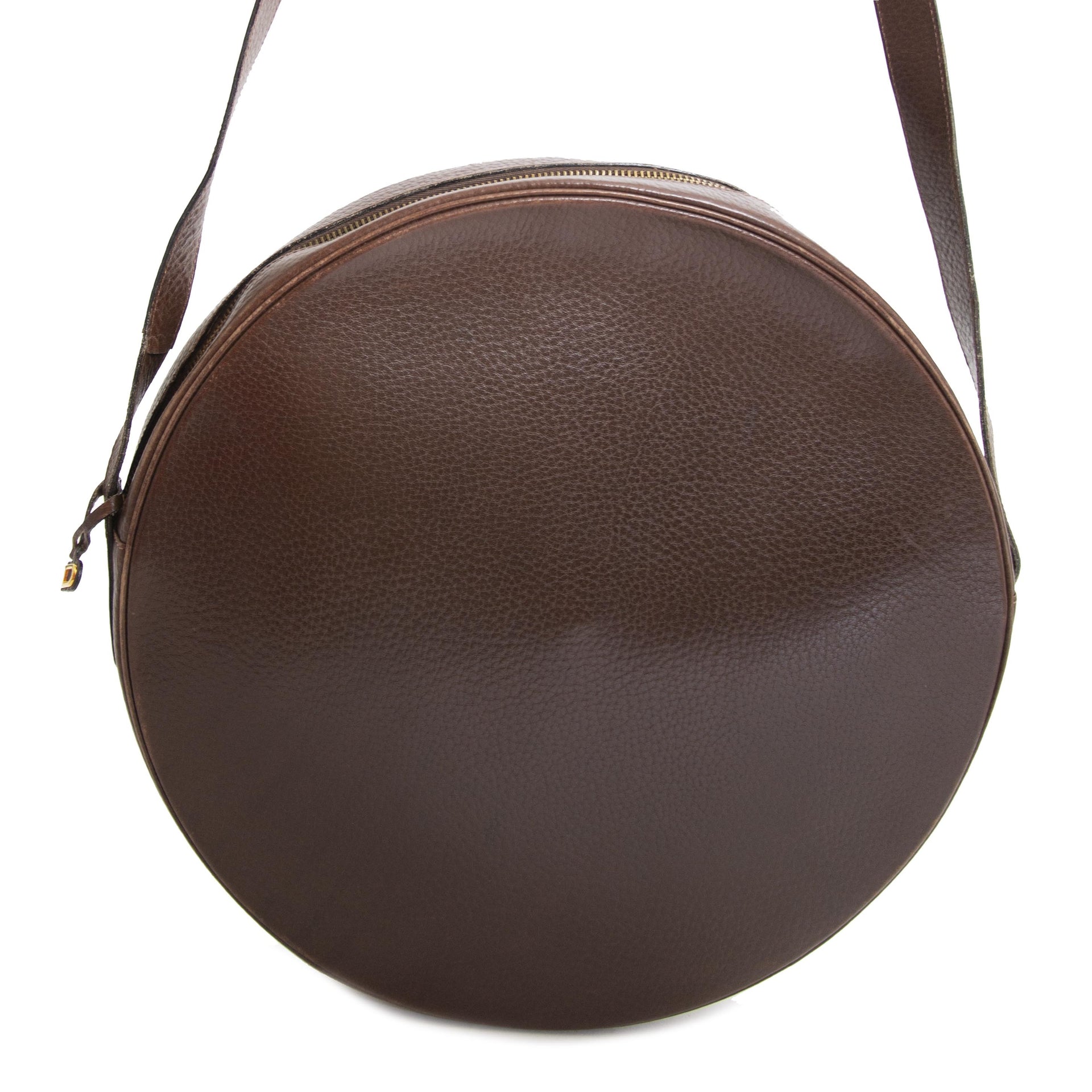 Delvaux Round Brown Leather Bag For the best price at LabelLov. Pour le meilleur prix à LabelLOV. Voor de beste prijs bij LabelLOV.