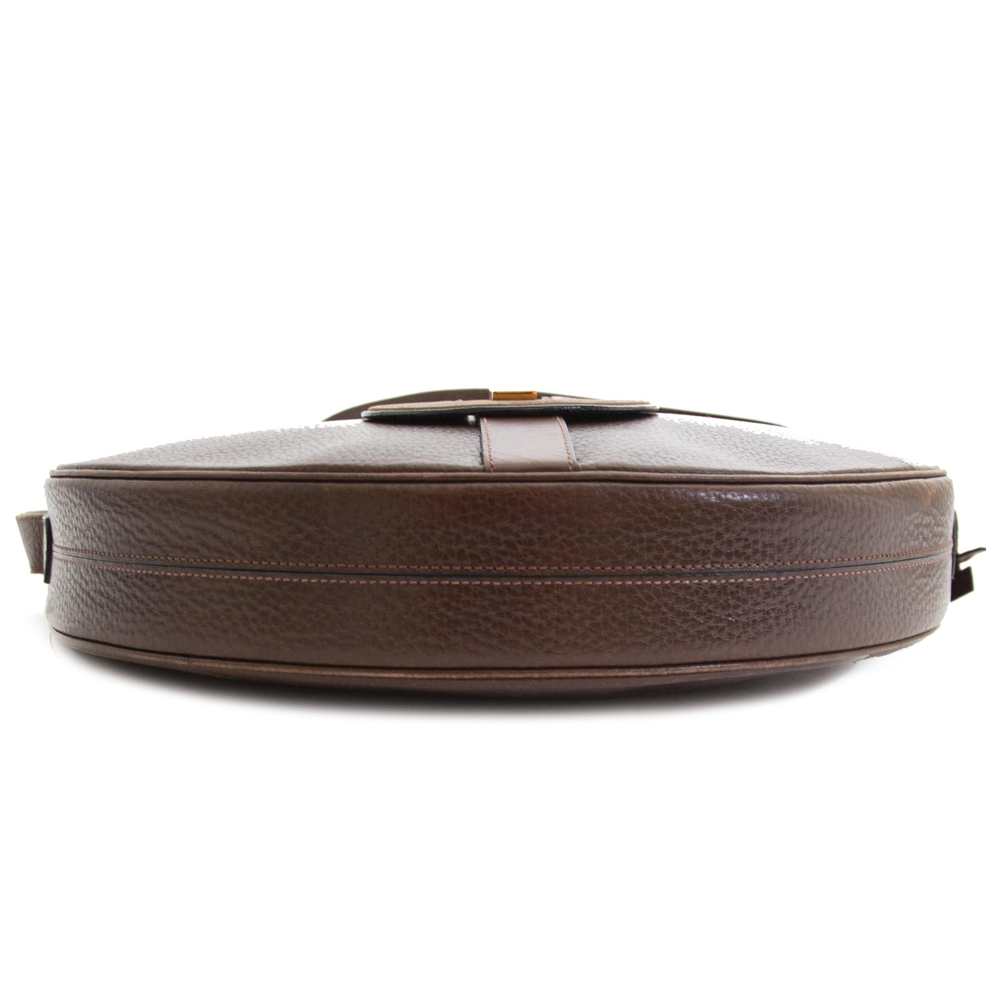 Delvaux Round Brown Leather Bag For the best price at LabelLov. Pour le meilleur prix à LabelLOV. Voor de beste prijs bij LabelLOV.