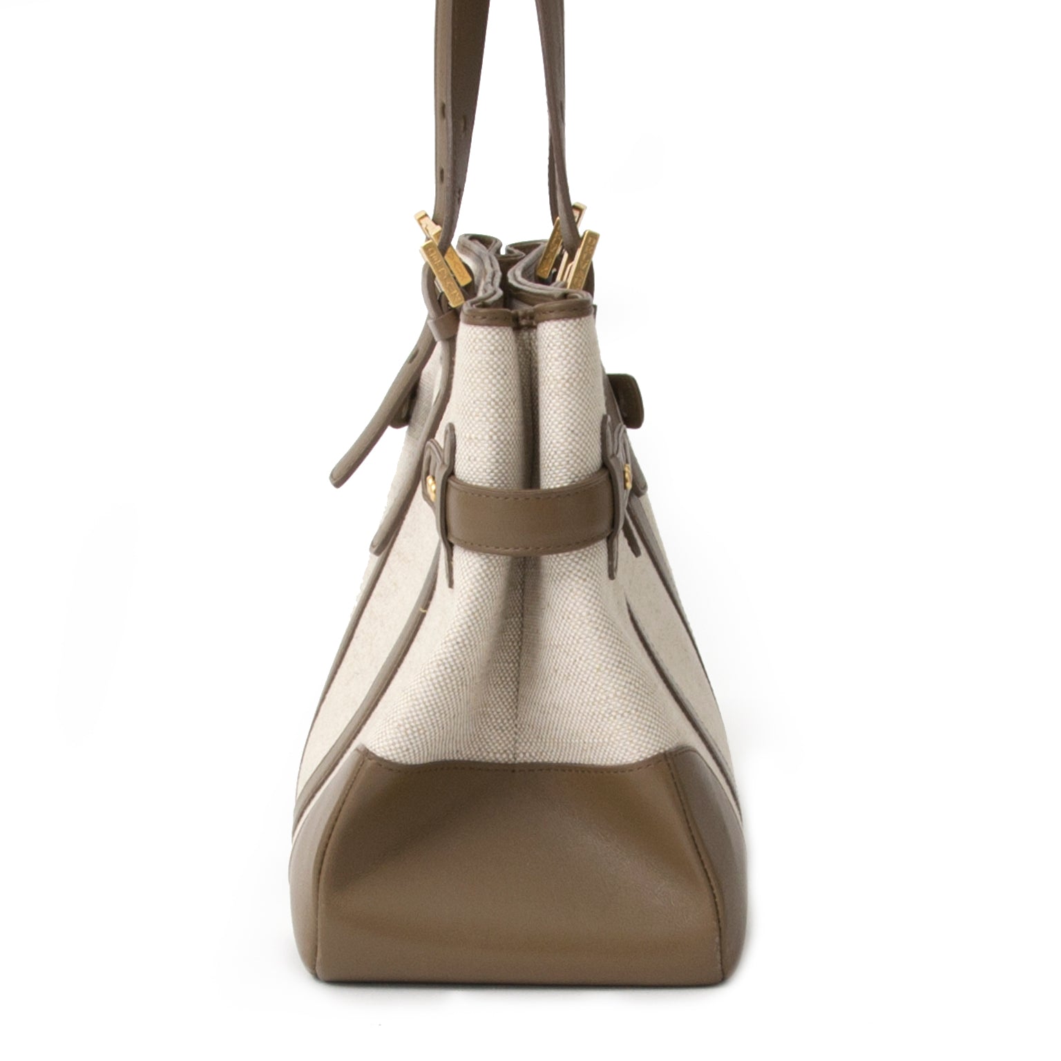 Buy authentic Delvaux bag at the right price at LabelLOV vintage webshop. Luxe, vintage, fashion. Safe and secure online shopping. Antwerp, Belgium.