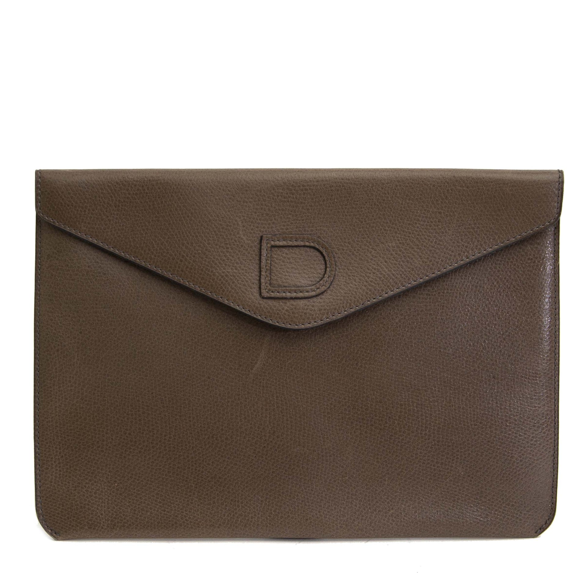 koop veilig online tegen de beste prijs Delvaux Taupe Enveloppe Clutch