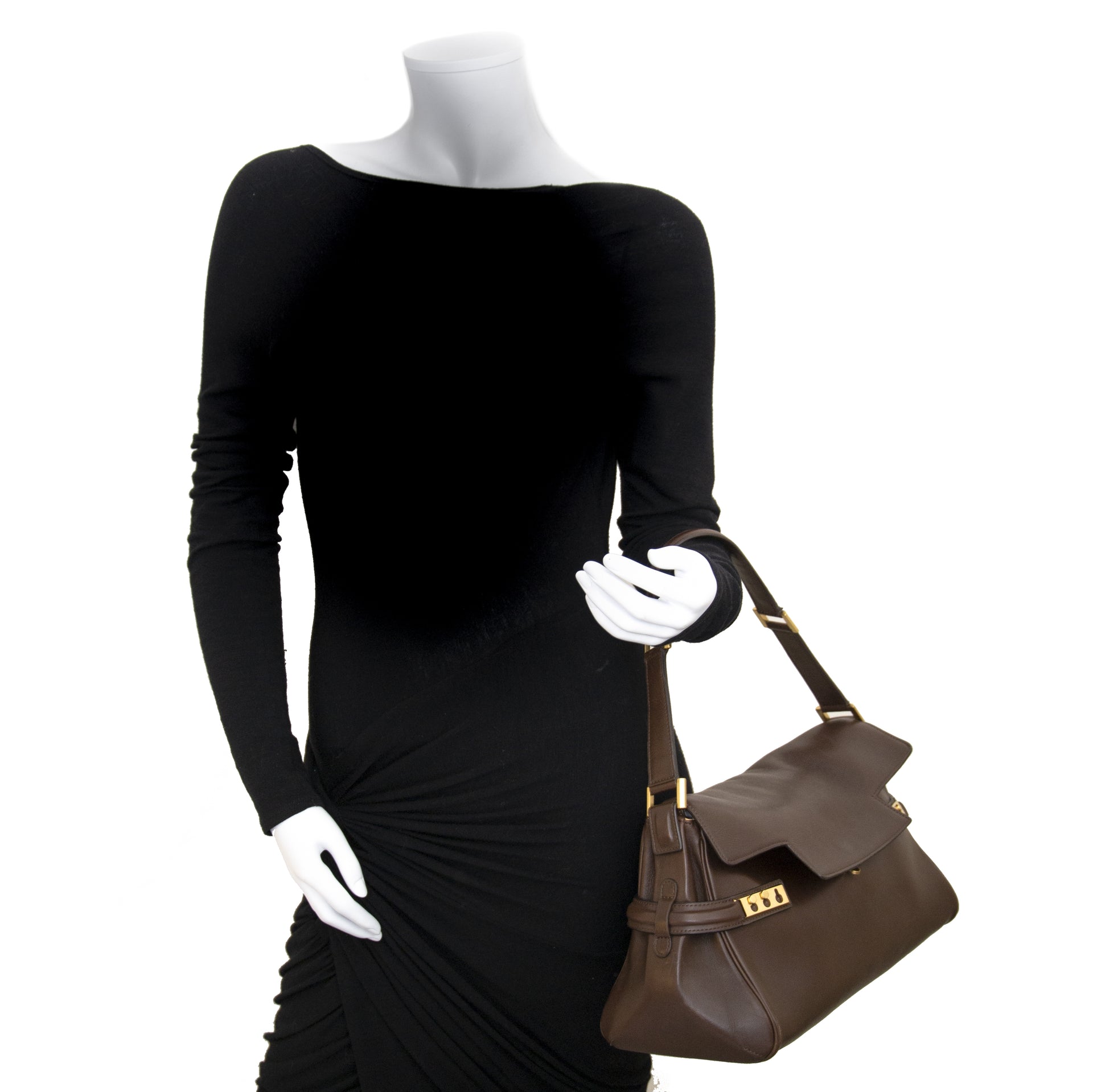 Delvaux Tempete brown leather bag at Labellov Antwerp for a fair price.