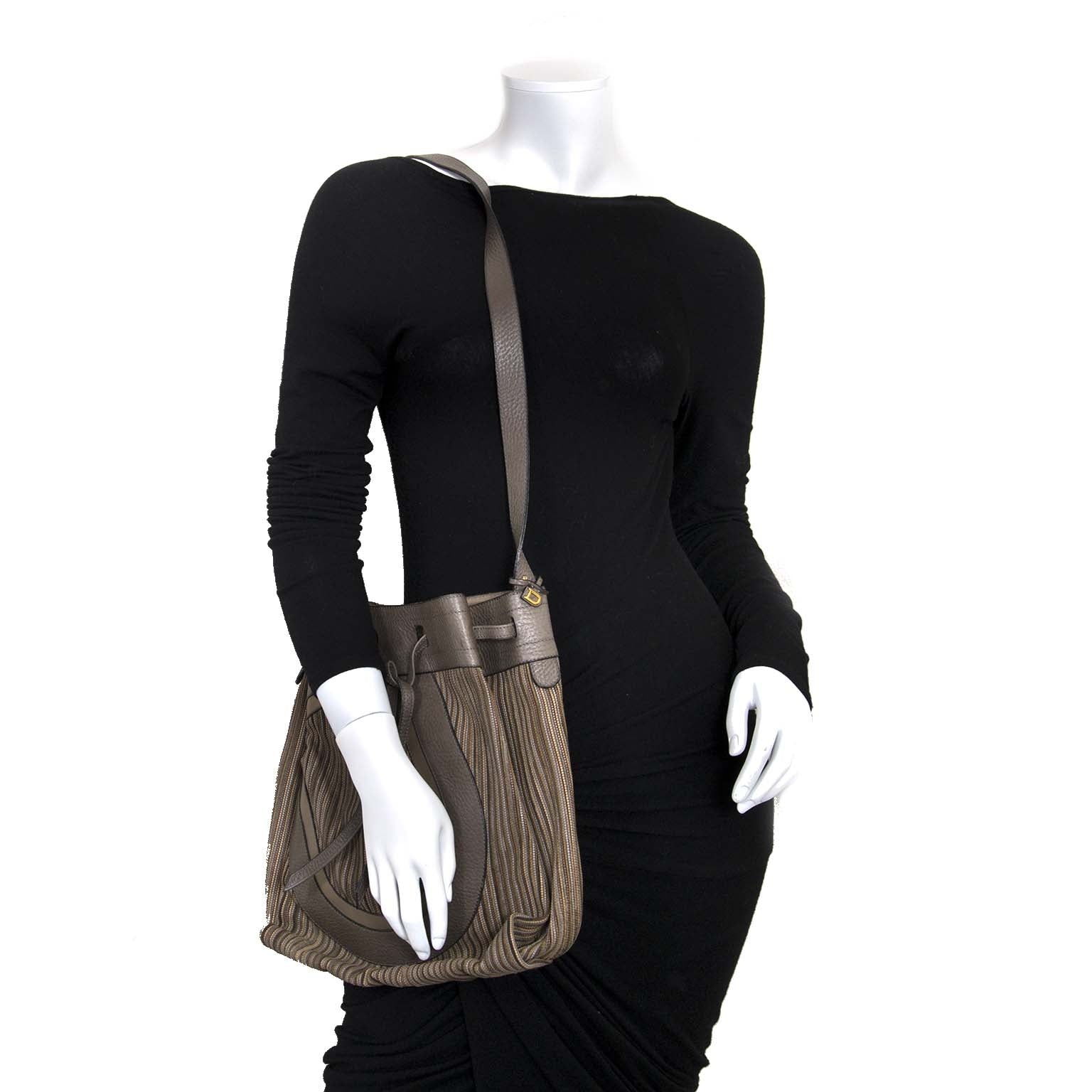 Delvaux Toile De Cuire Beige Ombre Shoulder Bag now for sale at labellov antwerp for the best price