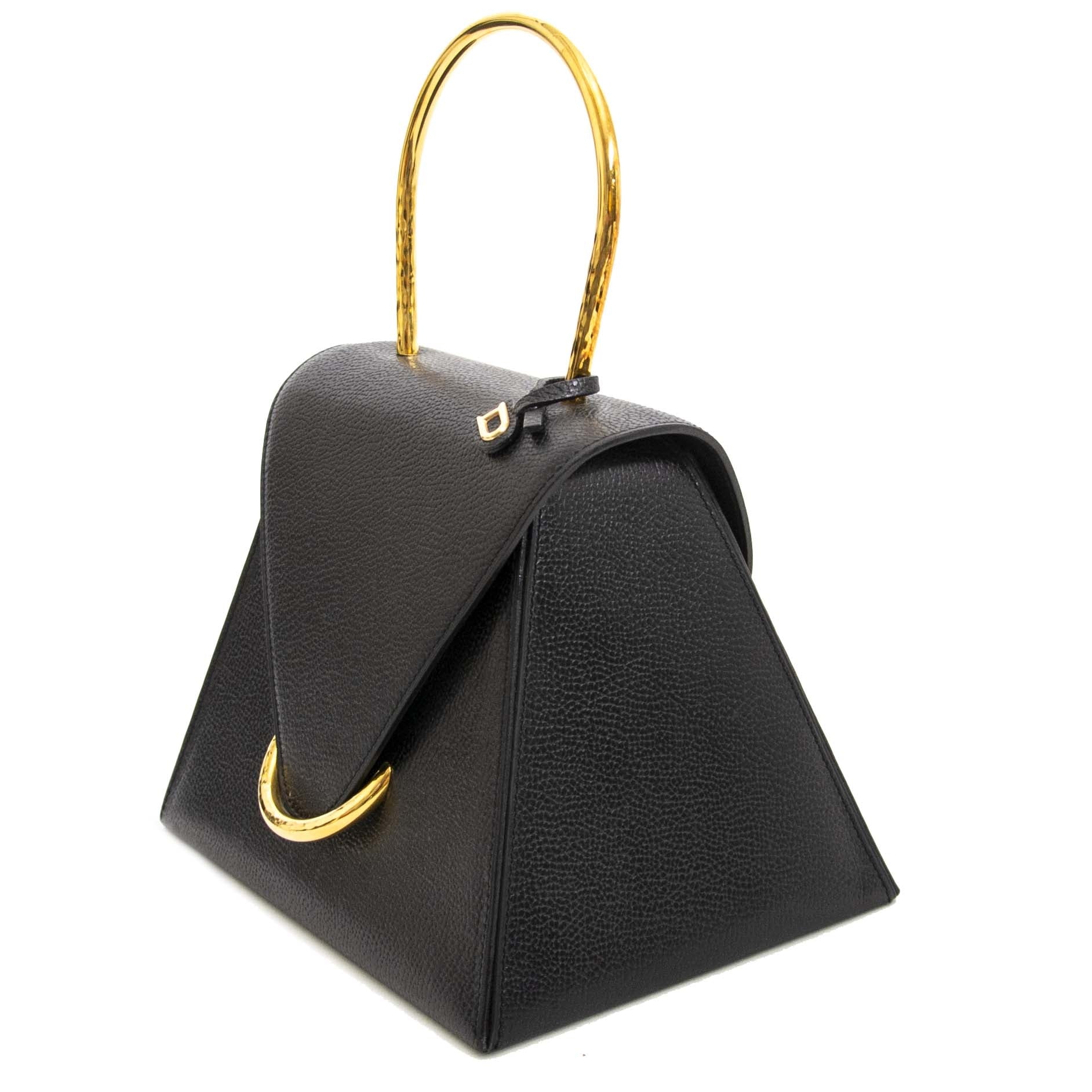 Achetez secur en ligne votre sac Delvaux Triangle vintage pour le meilleur prix chez Labellov à Anvers Belgique