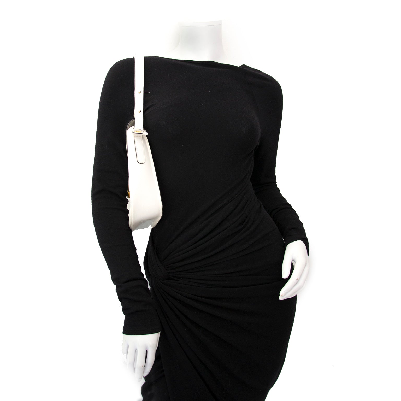 Buy and sell your preloved designer bags for the best rates online at Labellov luxury