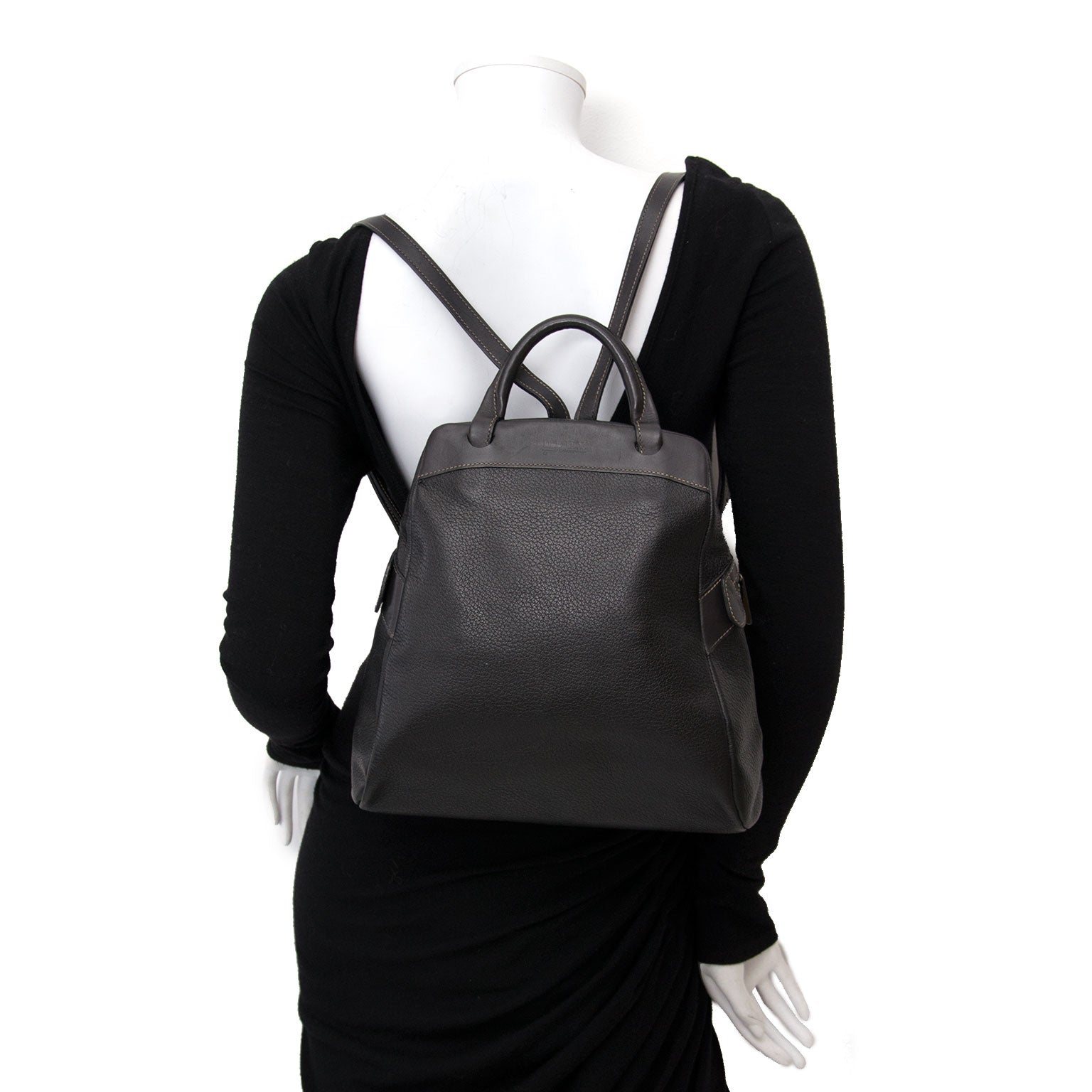 Buy and sell your preloved designer bags for the best rates online at Labellov luxury