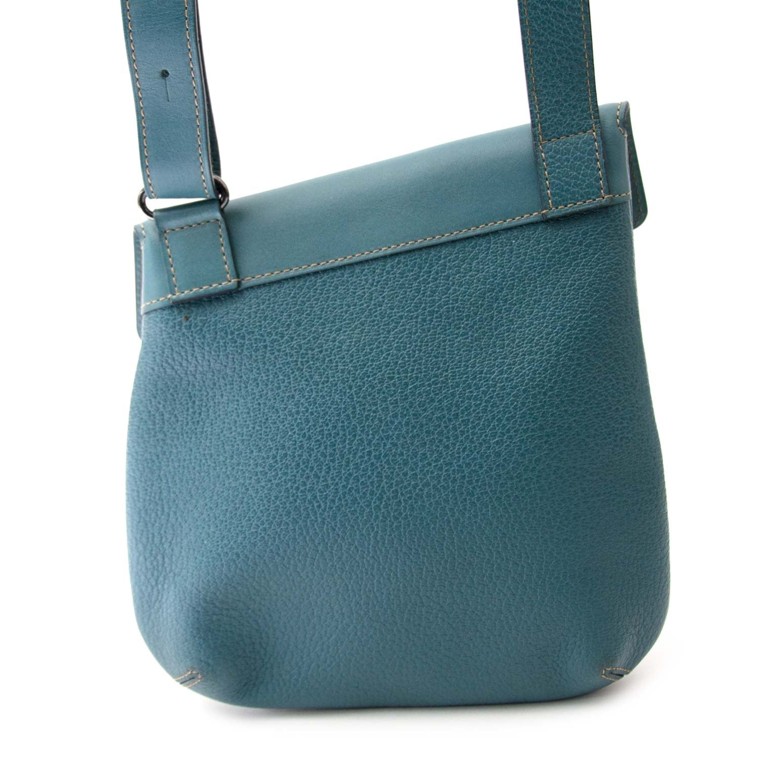 Delvaux Cyan Caviar Leather Crossbody Satchel Buy authentic designer Delvaux secondhand bags at Labellov at the best price. Safe and secure shopping. Koop tweedehands authentieke Delvaux tassen bij designer webwinkel labellov.