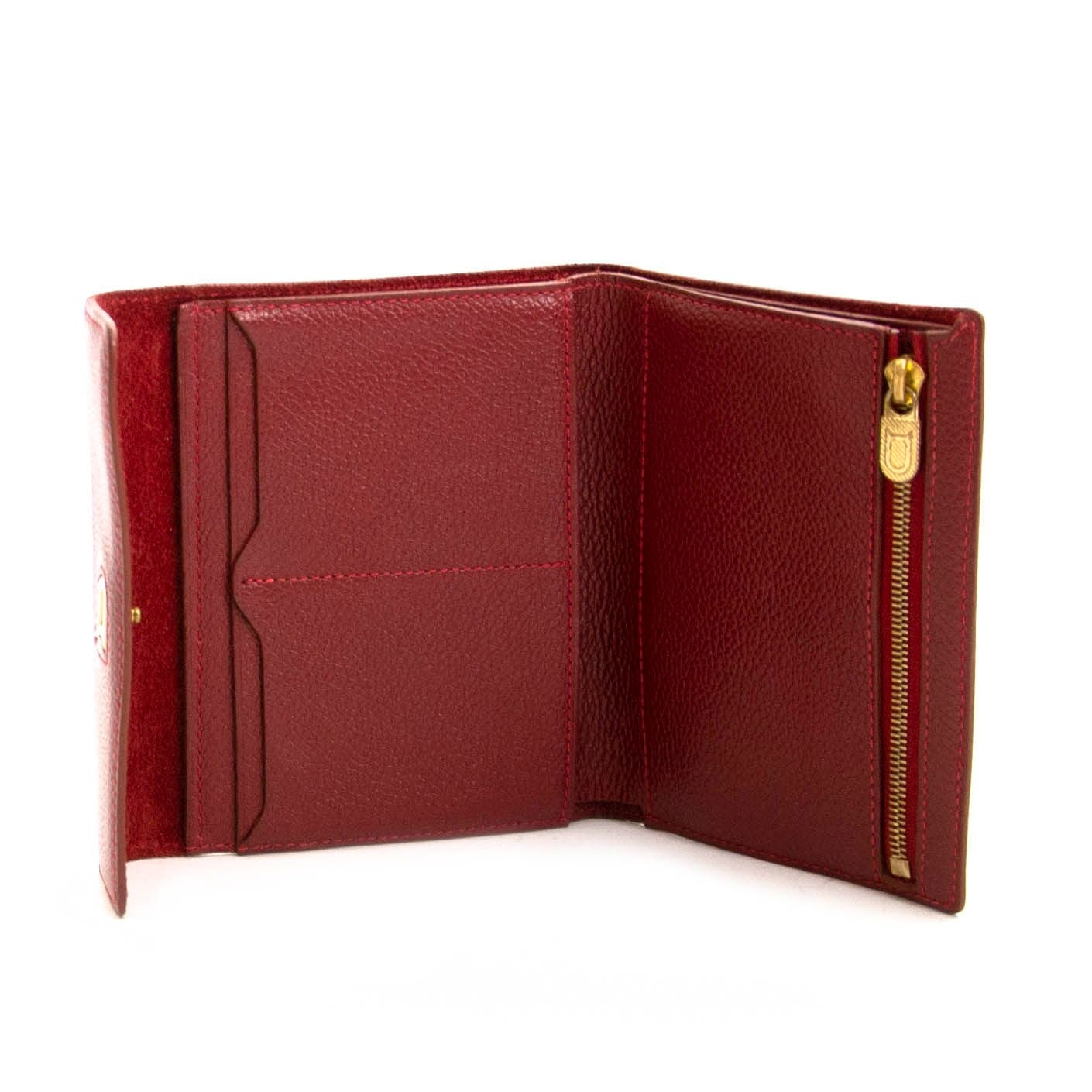 Buy authentic secondhand Delvaux wallet at the right price at LabelLOV vintage webshop.
