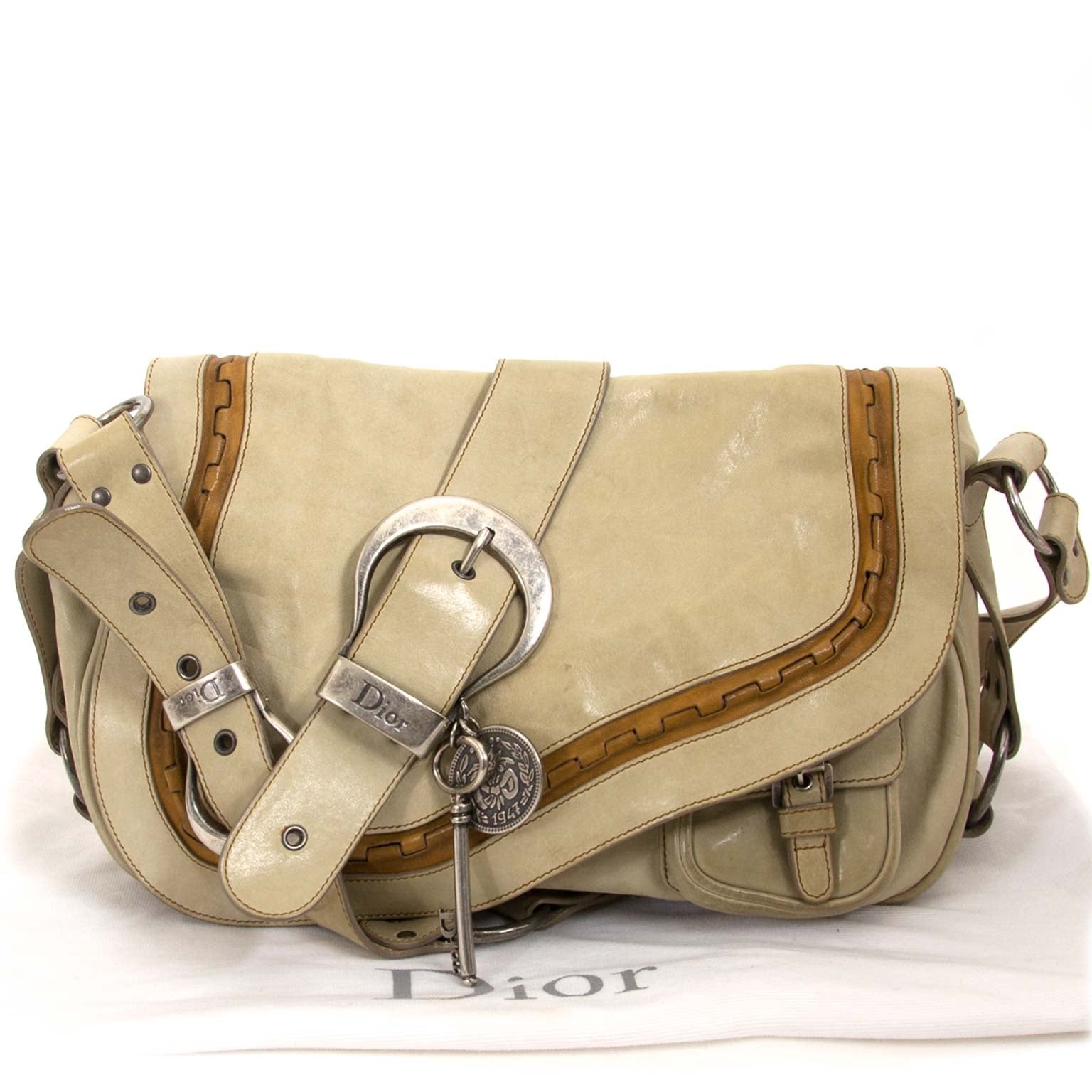dior beige gaucho zadel tas nu te koop bij labellov vintage mode webshop belgië