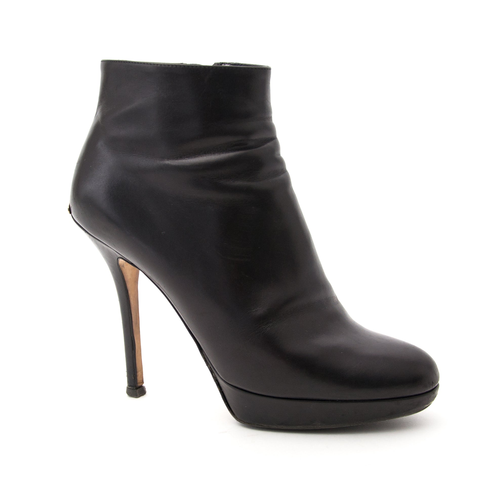 buy safe and secure online at labellov.com for the best price dior black cannage ankle booties