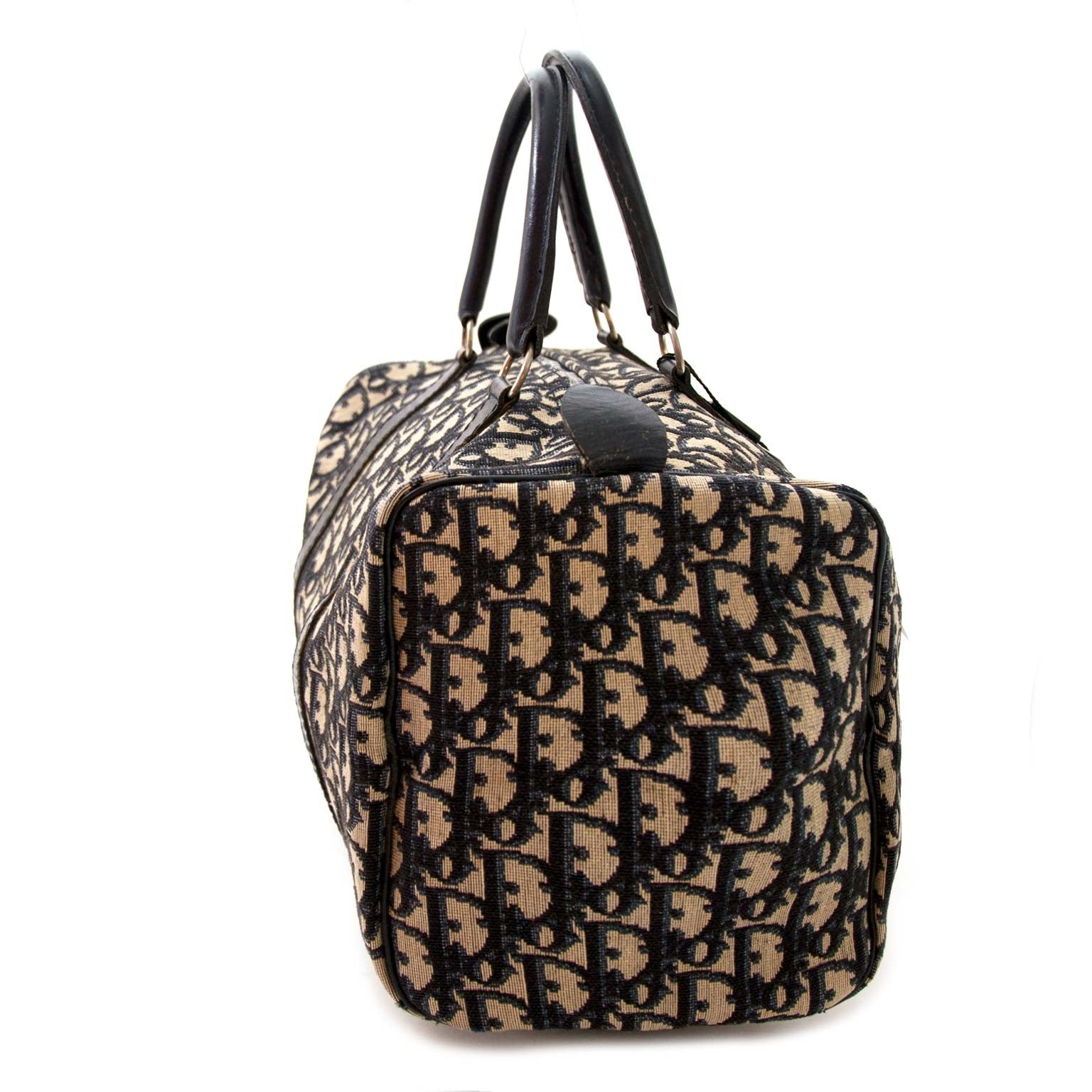 Labellov vintage fashion webshop with Dior bags