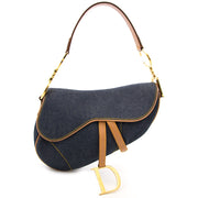 Dior denim saddle bag nu verkrijgbaar aan de beste prijs in de showroom in Antwerpen.