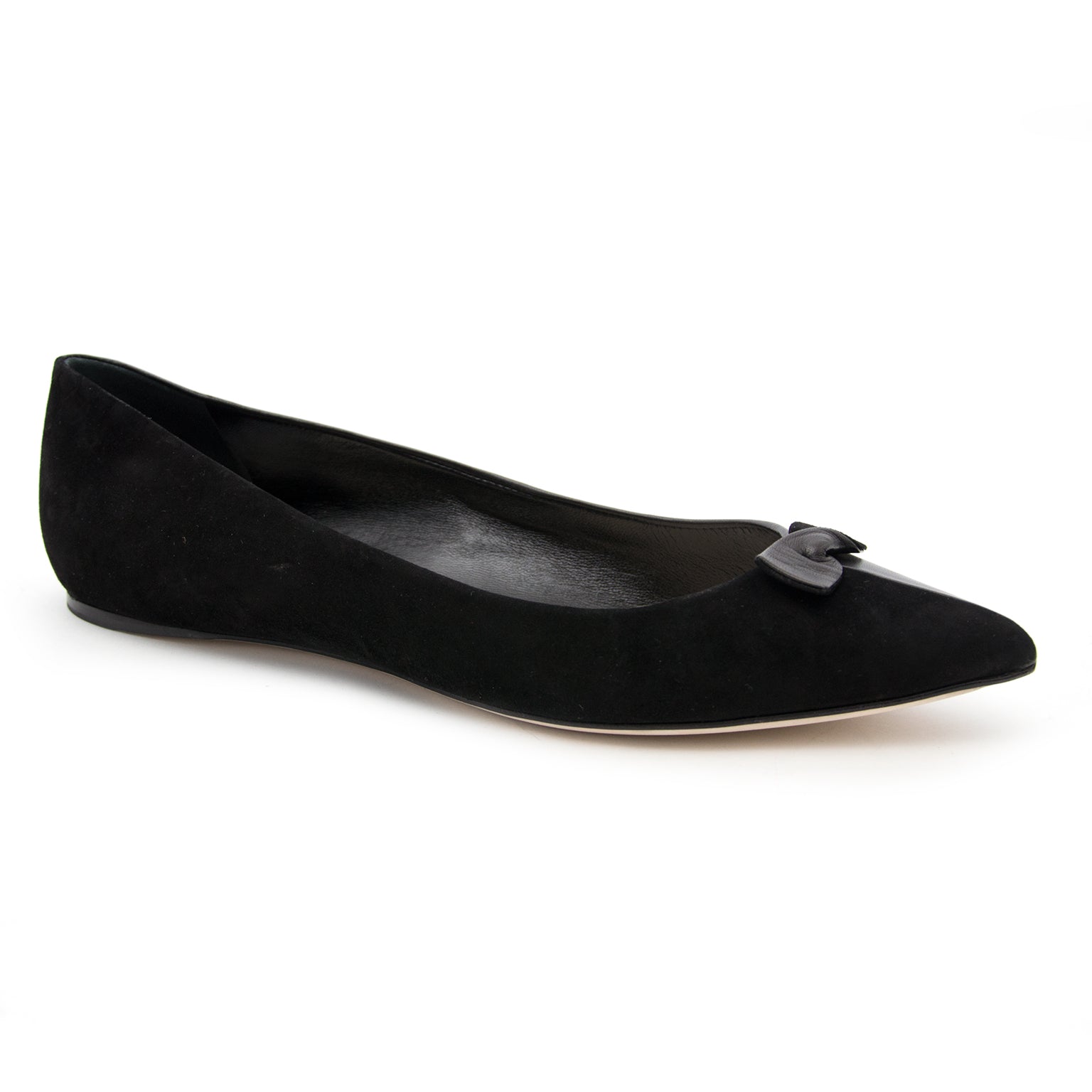 Buy Dior Shoes at the right price at Labellov.com