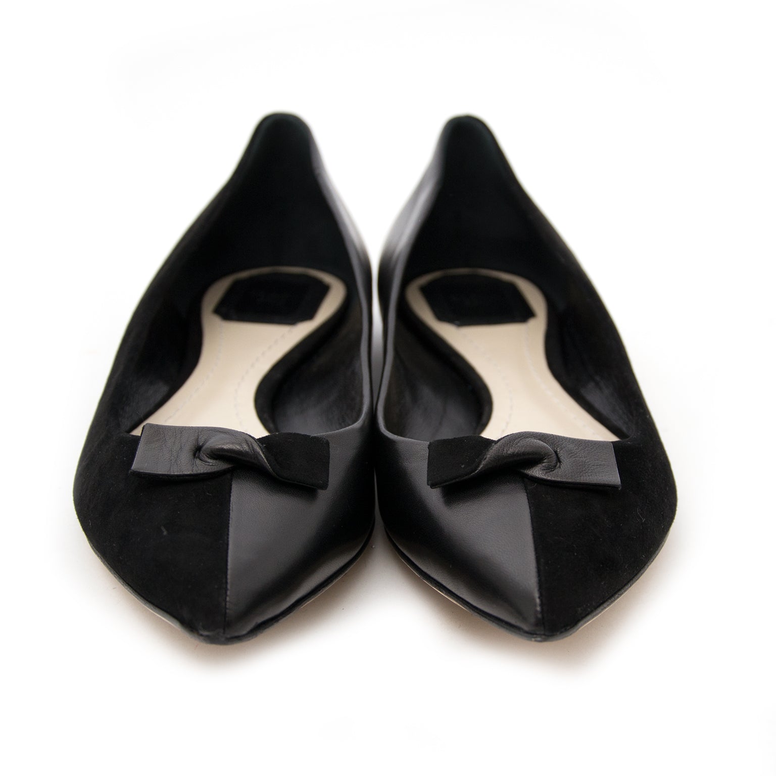 Koop authentieke Dior schoenen tegen de juiste prijs bij Labellov.com.