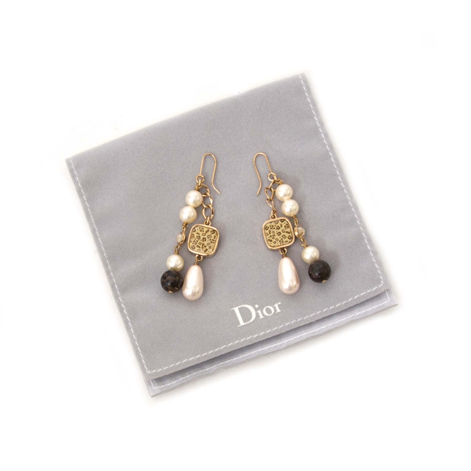 skip the waitinglist shop safe online Christian Dior Pearl Leopard Pendant Earrings