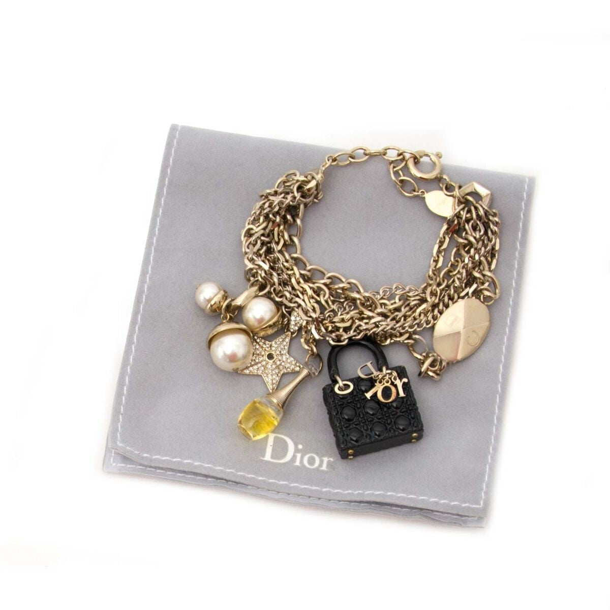 Koop authentieke tweedehands Dior armband aan een eerlijke prijs bij LabelLOV. Veilig online shoppen.