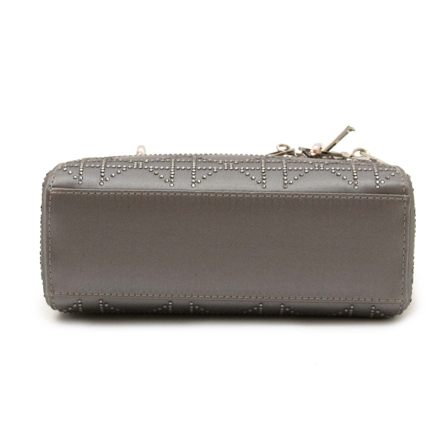 We buy and sell your exclusive bags
