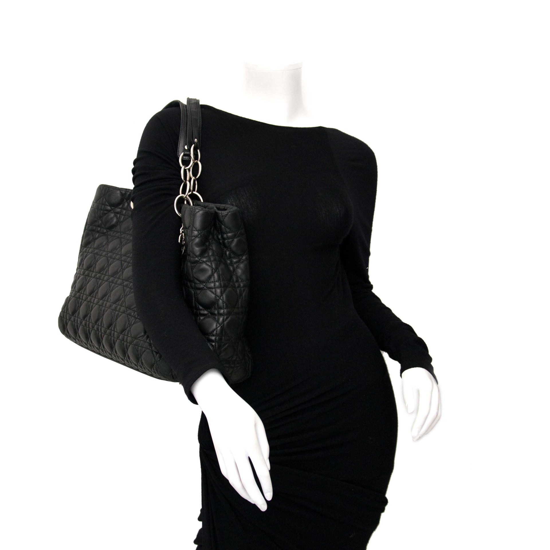 zoek jij online naar een tweedehans Christian Dior Large Soft Shopping tote ? antwerpen , belgie