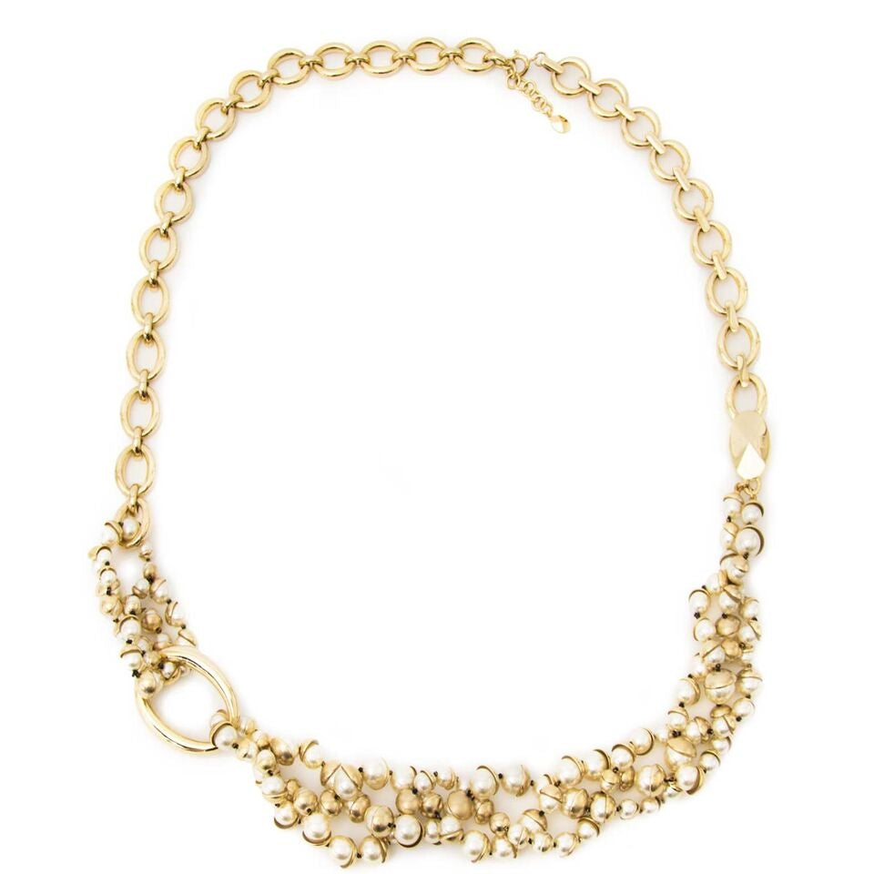 Dior 'Mise en Dior' Pearl Necklace Buy authentic designer Dior secondhand jewellery jewelry at Labellov at the best price. Safe and secure shopping. Koop tweedehands authentieke Dior Juwelen halsketting designer webwinkel labellov