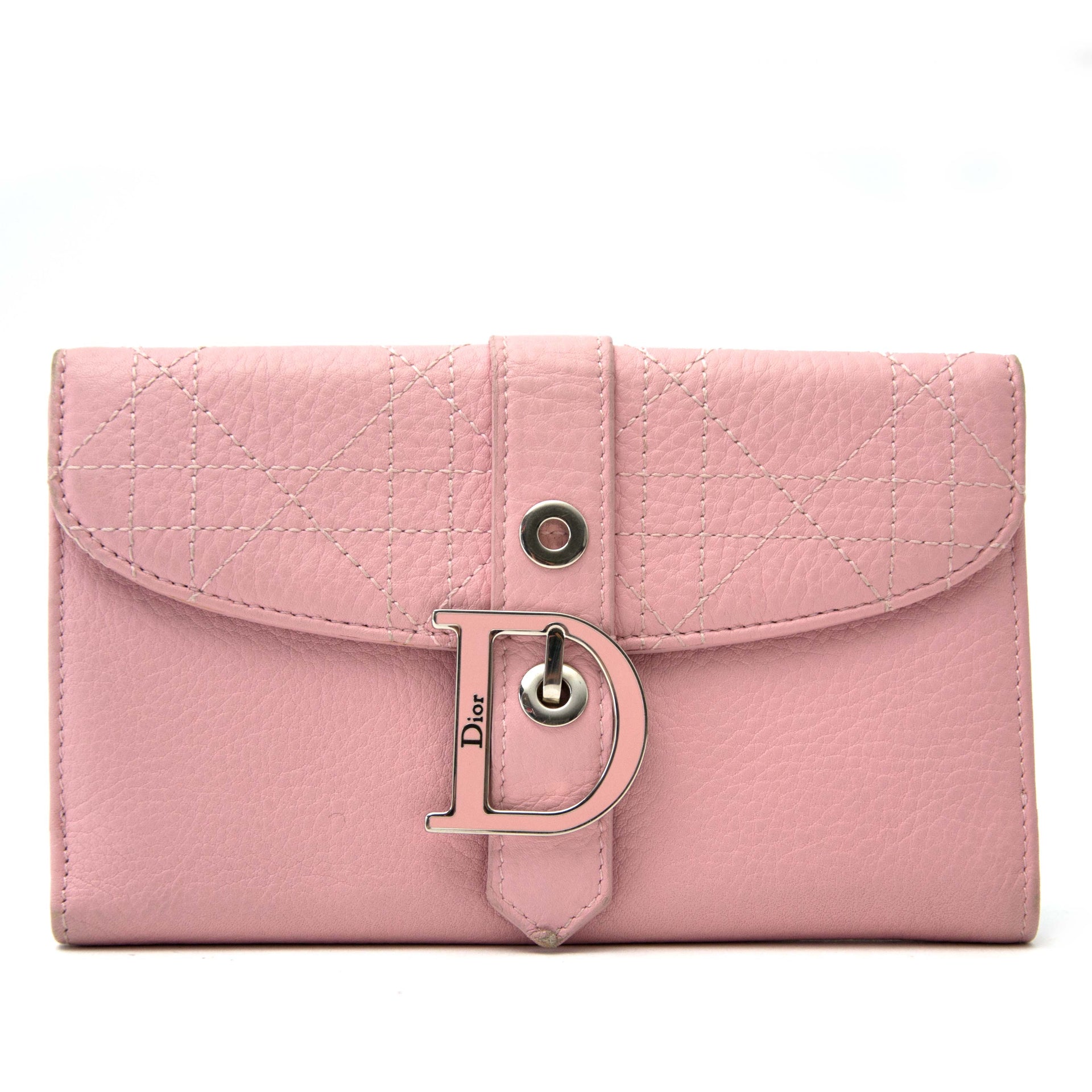 Deze prachtige portefeuille van Dior nu online op labellov.com