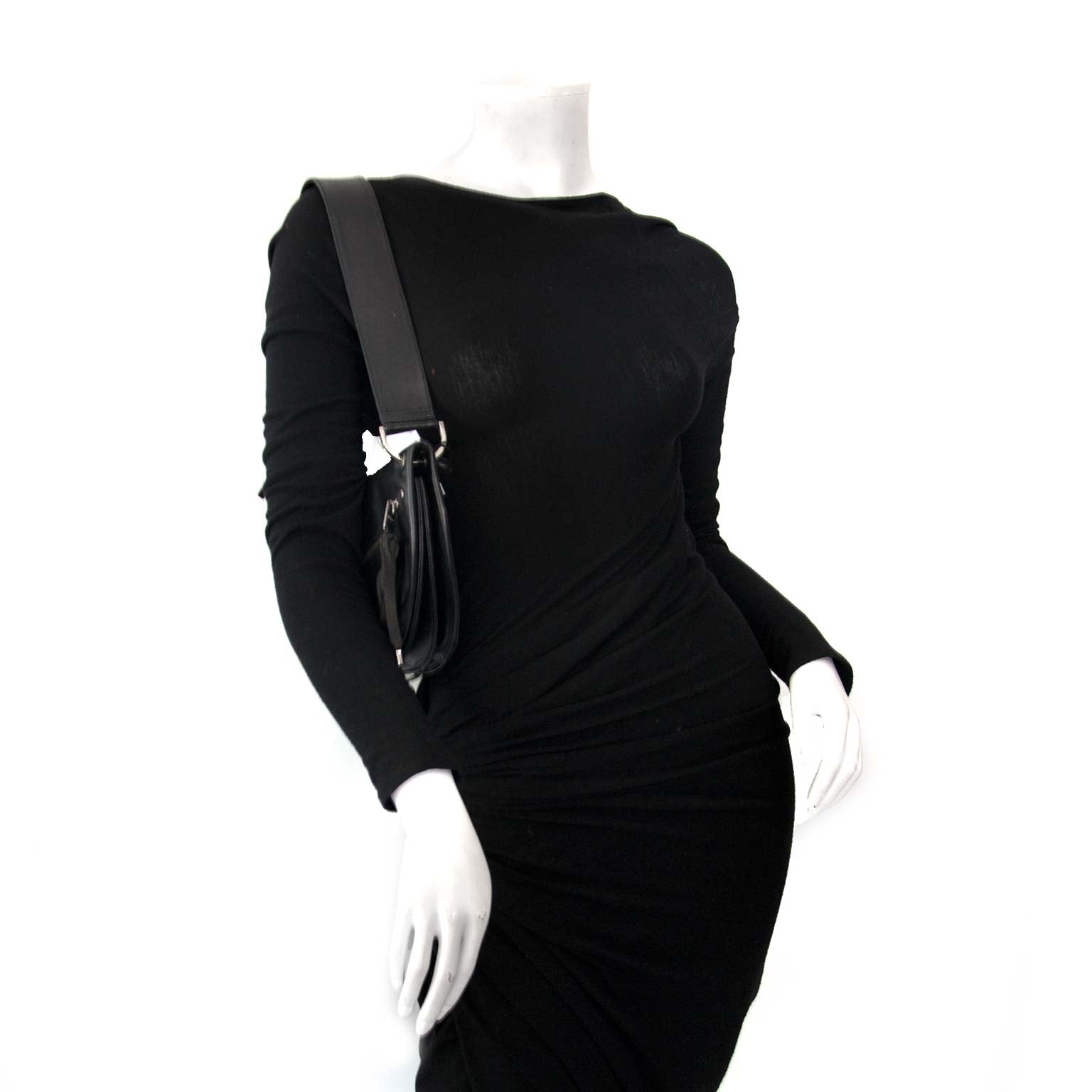 Dior Black Leather Saddle Bag Buy authentic designer Dior secondhand bags at Labellov at the best price. Safe and secure shopping. Koop tweedehands authentieke Dior tassen bij designer webwinkel labellov.