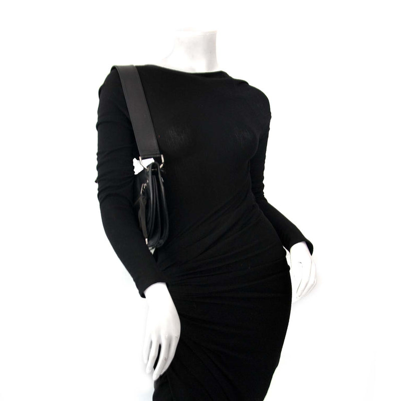 Dior Black Leather Saddle Bag Buy authentic designer Dior secondhand bags at Labellov at the best price. Safe and secure shopping. Koop tweedehands authentieke Dior tassen bij designer webwinkel labellov.