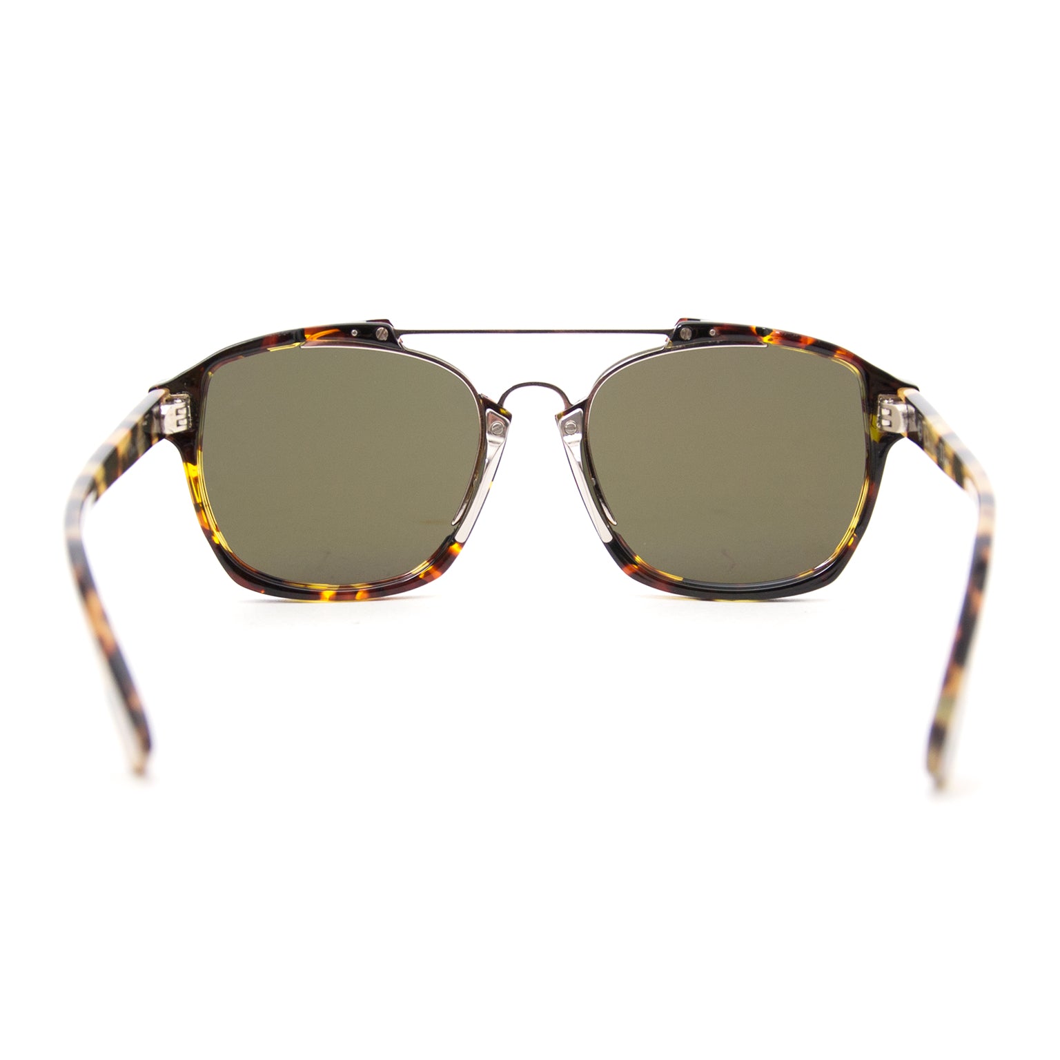 Buy and sell your preloved designer sunglasses for the best rates online at Labellov luxury