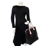 Kaufen Sie authentische Second Hand Dior Black und Pink Tasche zu einem fairen Preis bei LabelLOV. Sicheres Online-Shopping.