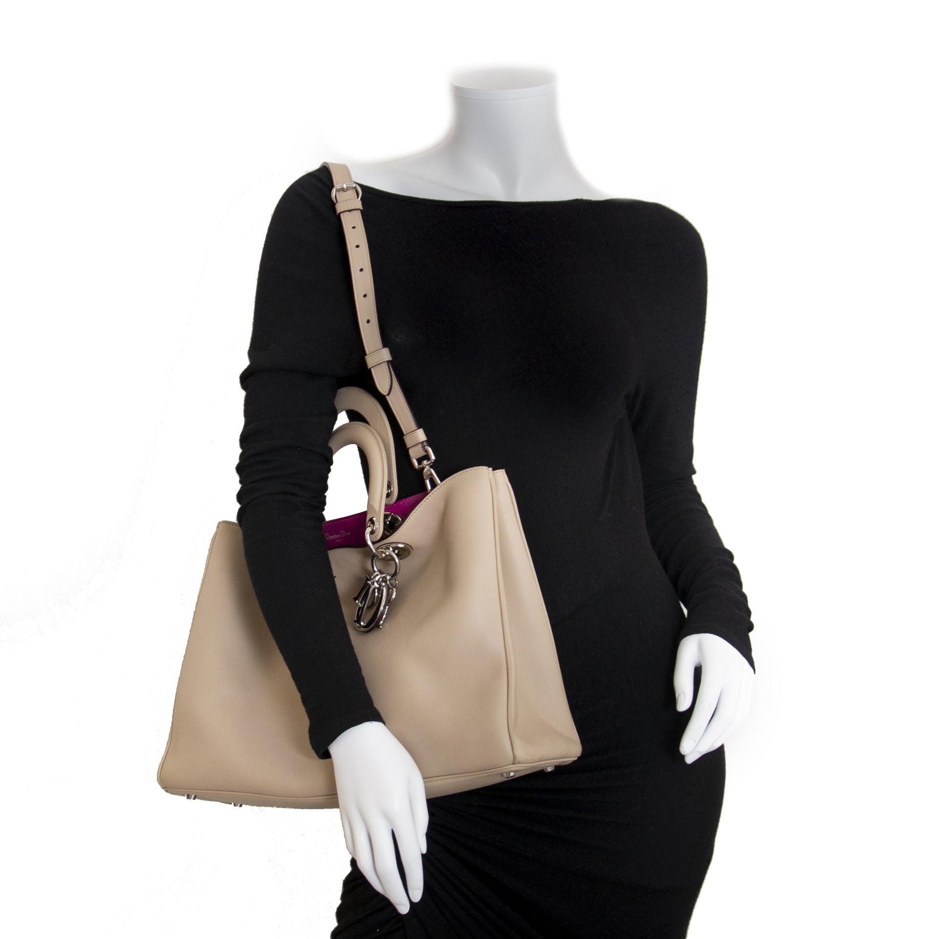 Dior Diorissimo Beige Calfskin Bag with Fuschia Interior for sale kopen en verkopen aan de beste prijs