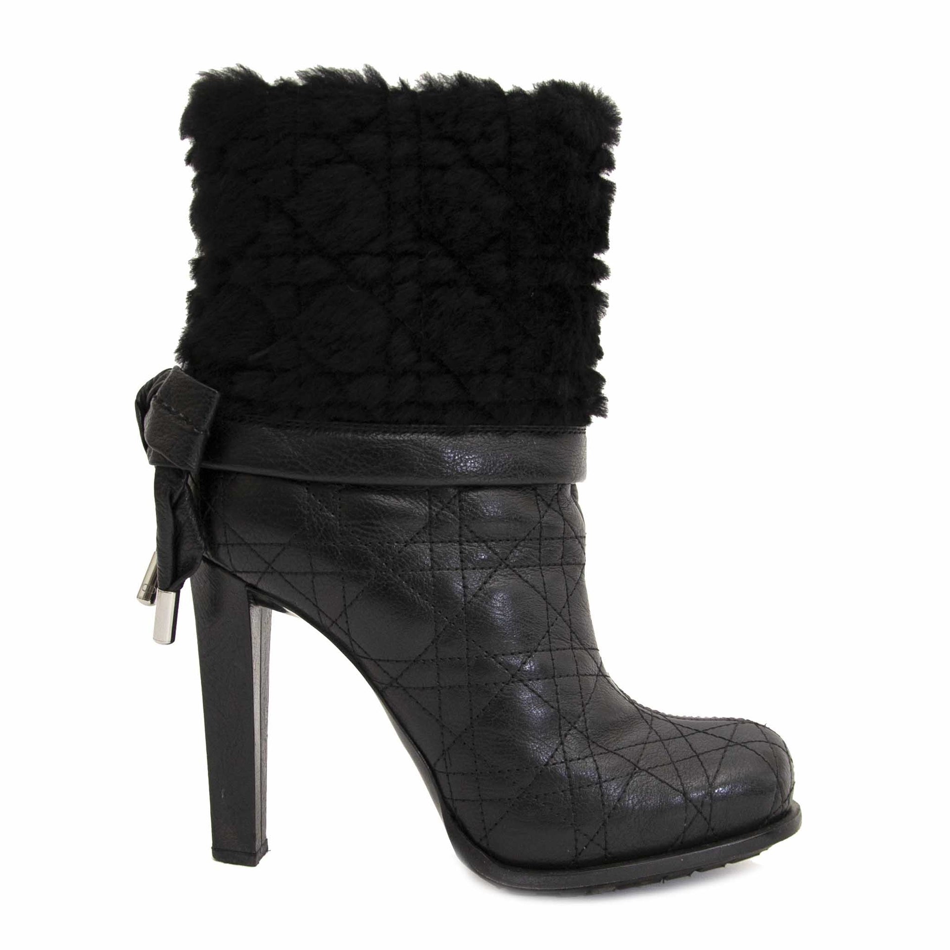 Authentic second hand Dior Heeled Quilted Boots Fur buy online webshop LabelLOV