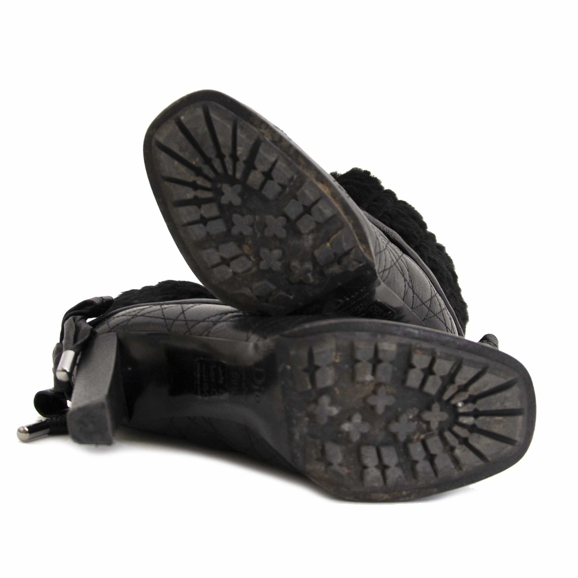 Authentique seconde main Dior Heeled Quilted Boots Fur achète en ligne LabelLOV