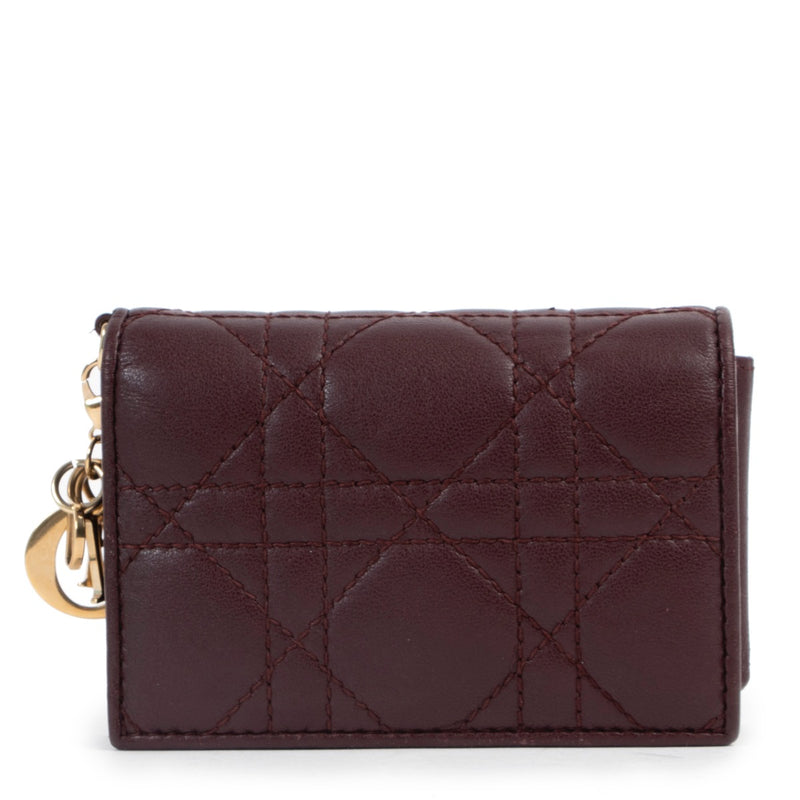 Shop safe online 100% authentic second hand Christian Dior Burgundy Wallet in very good condition at the right price at Labellov in Antwerp.