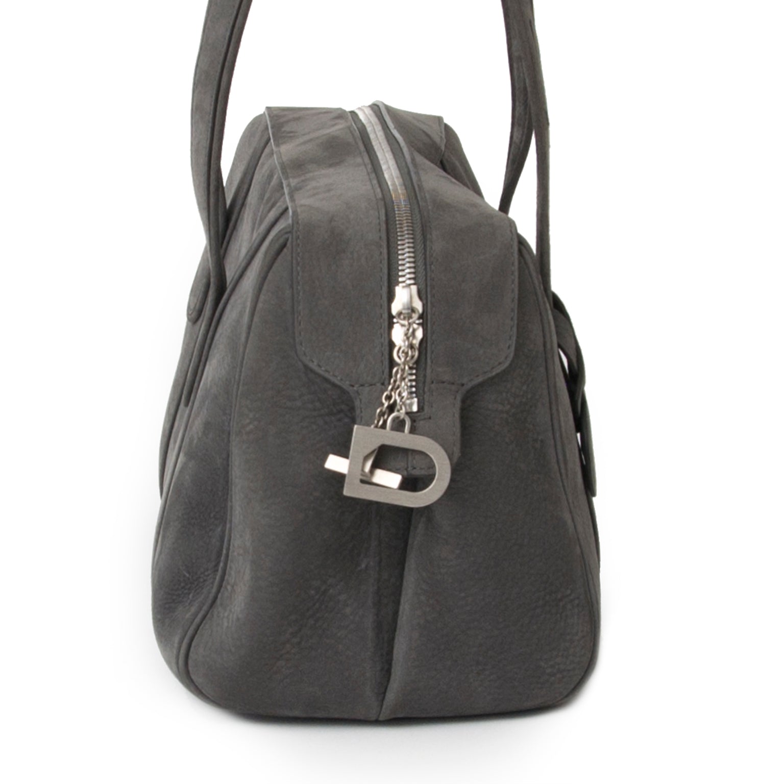 Buy authentic Delvaux bag at the right price at LabelLOV vintage webshop. Luxe, vintage, fashion. Safe and secure online shopping. Antwerp, Belgium.