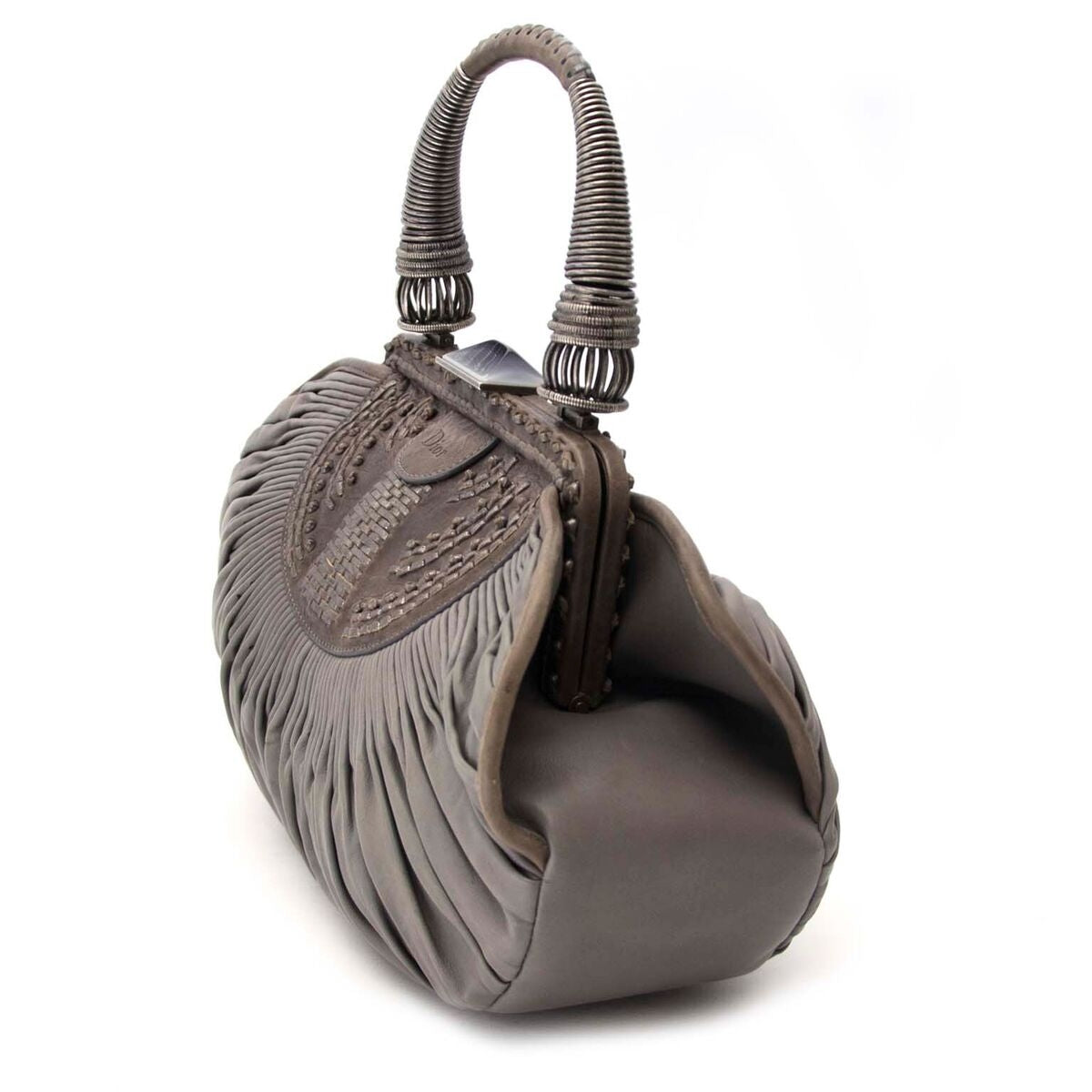 Achetez un authentique Dior sac à main pour le bon prix chez LabelLOV.