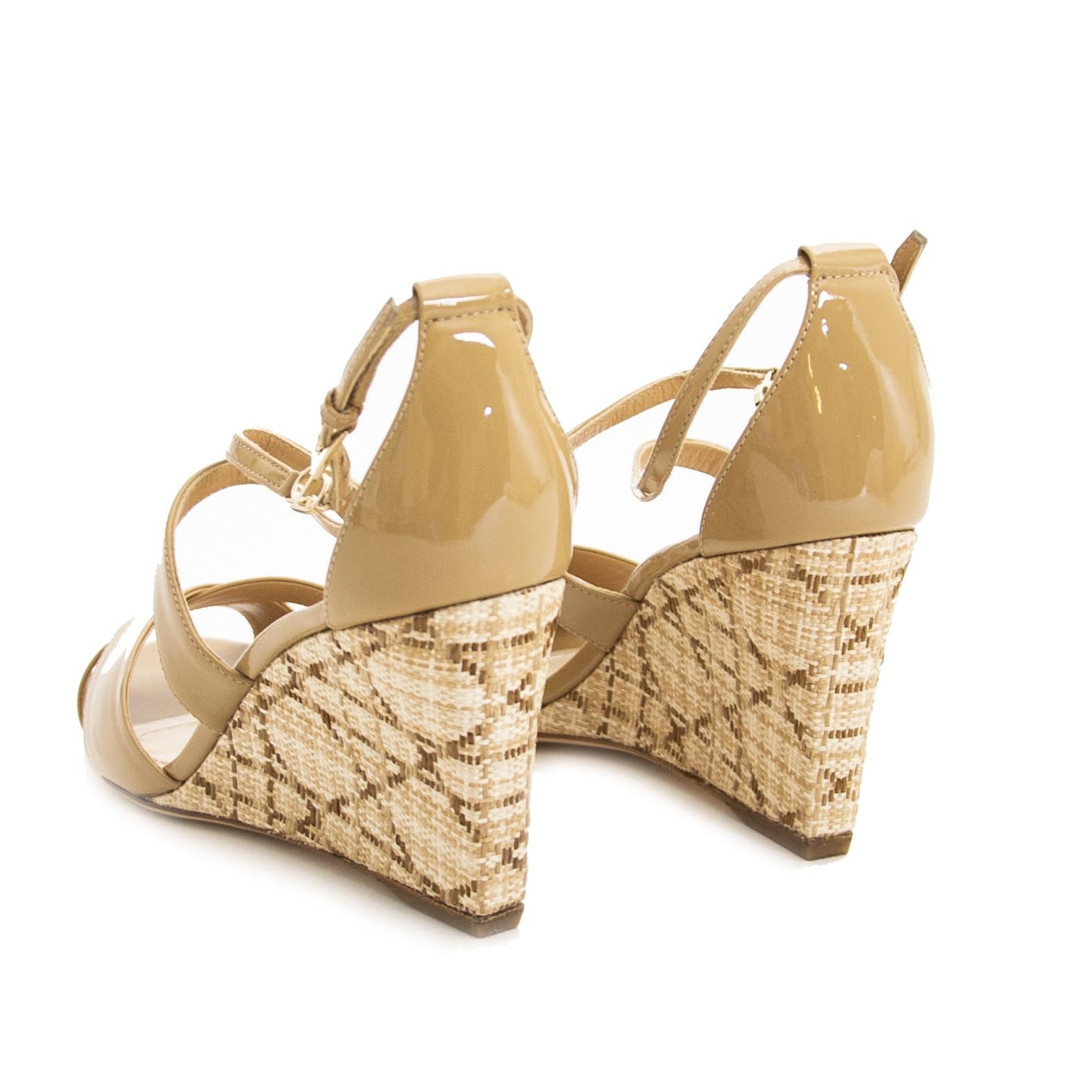 Christian Dior Nude Wedge Sandals - 37,5 (Labellov) For the best price at LabelLov. Pour le meilleur prix à LabelLOV. Voor de beste prijs bij LabelLOV.