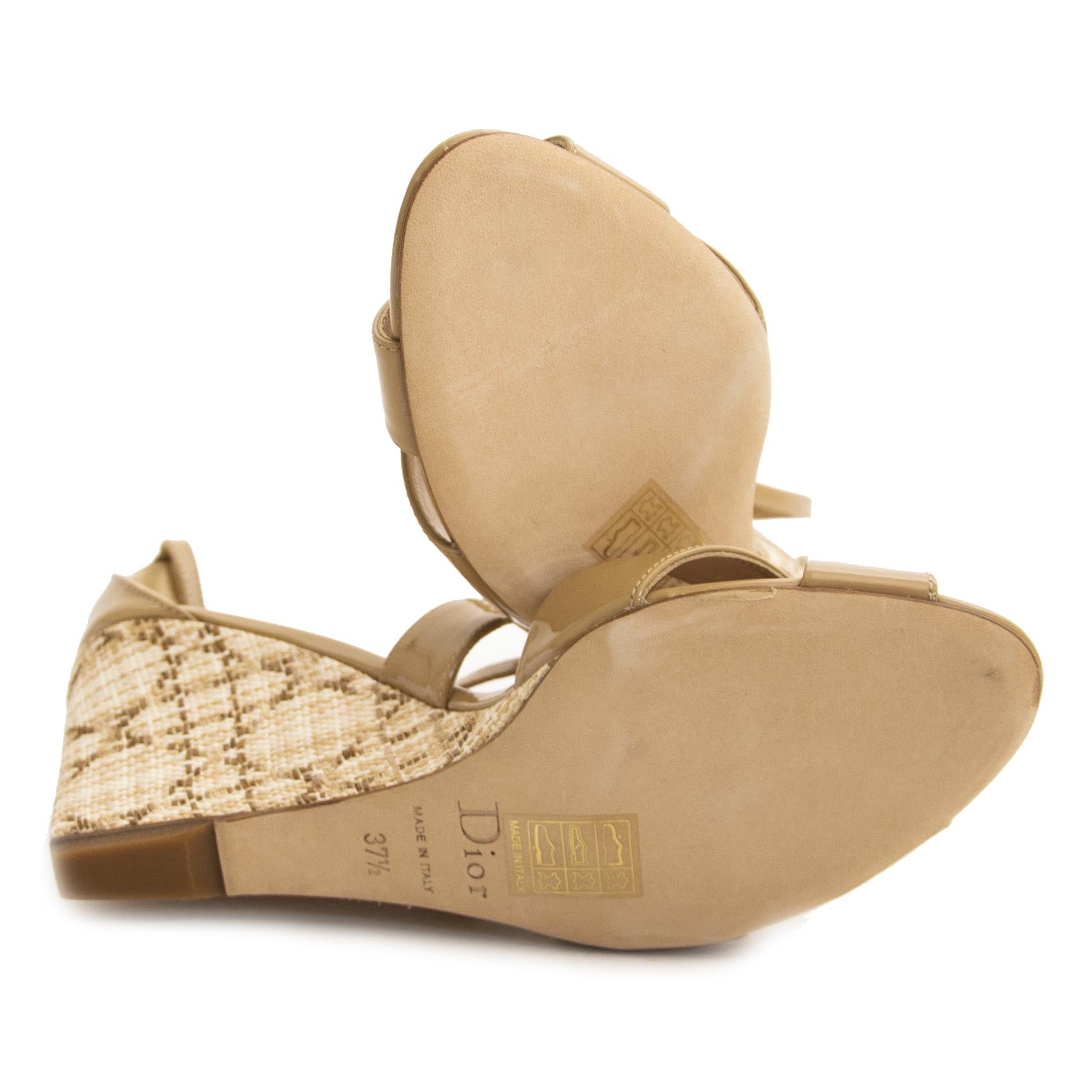 Christian Dior Nude Wedge Sandals - 37,5 (Labellov) For the best price at LabelLov. Pour le meilleur prix à LabelLOV. Voor de beste prijs bij LabelLOV.