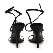 Bent u opzoek naar Dior Black Satin Heels - Size: 36?