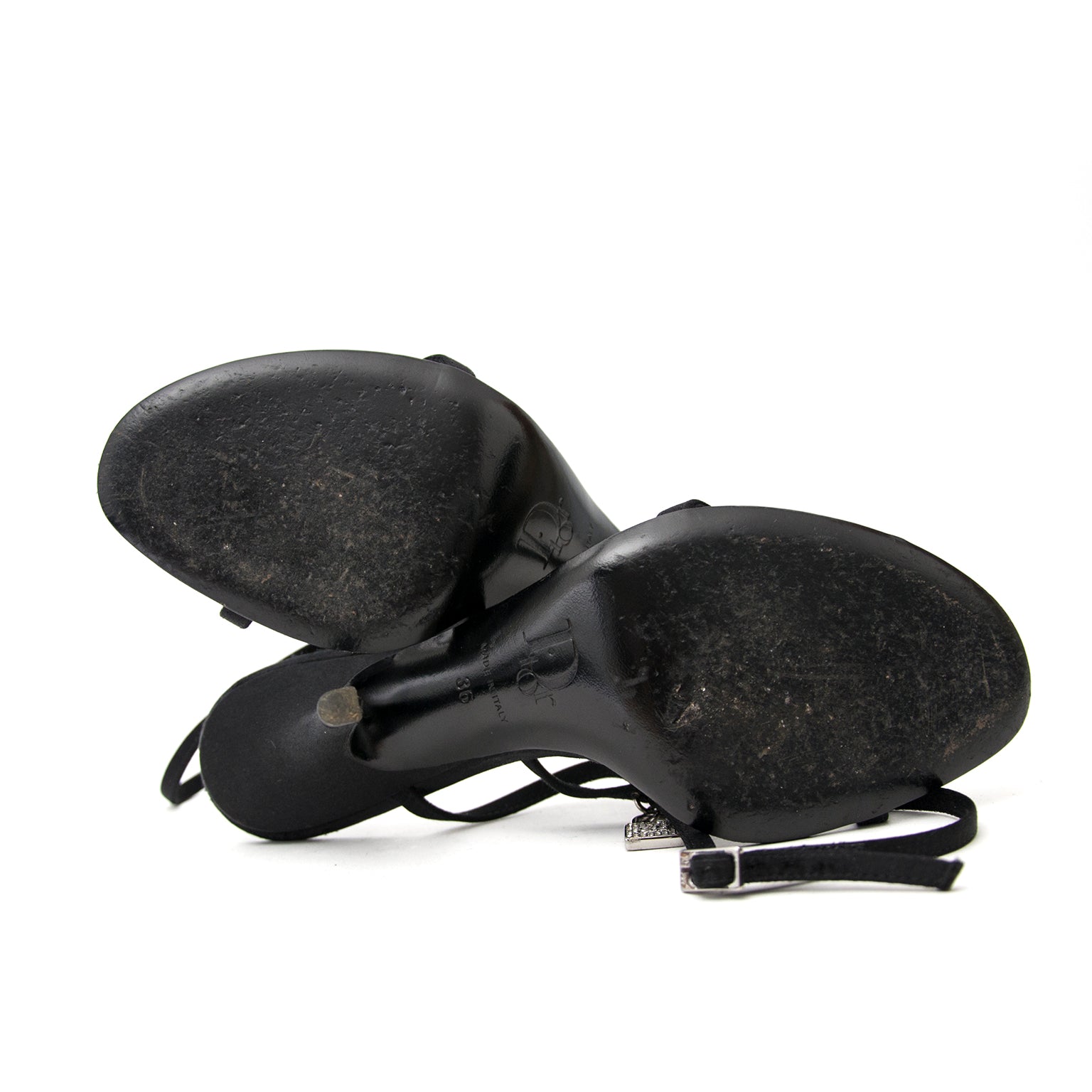 Acheter en ligne chez Labellov.com Dior Black Satin Heels - Size: 36