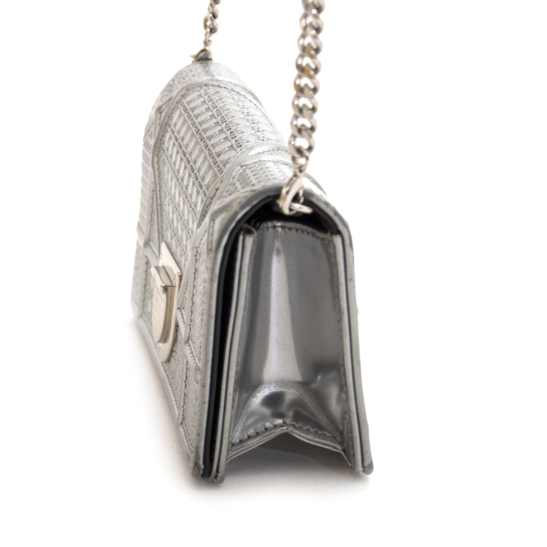 authentieke tweedehands vintage Dior Diorama Mini Silver Bag koop online webshop LabelLOV