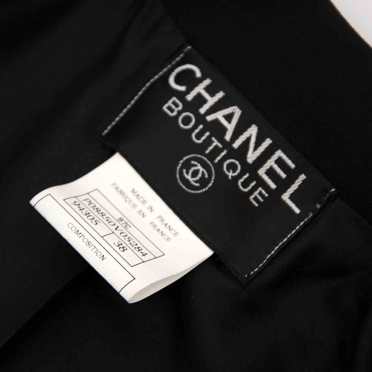 Acheter en ligne chez Labellov pour Chanel Black Blazer - Size: 38