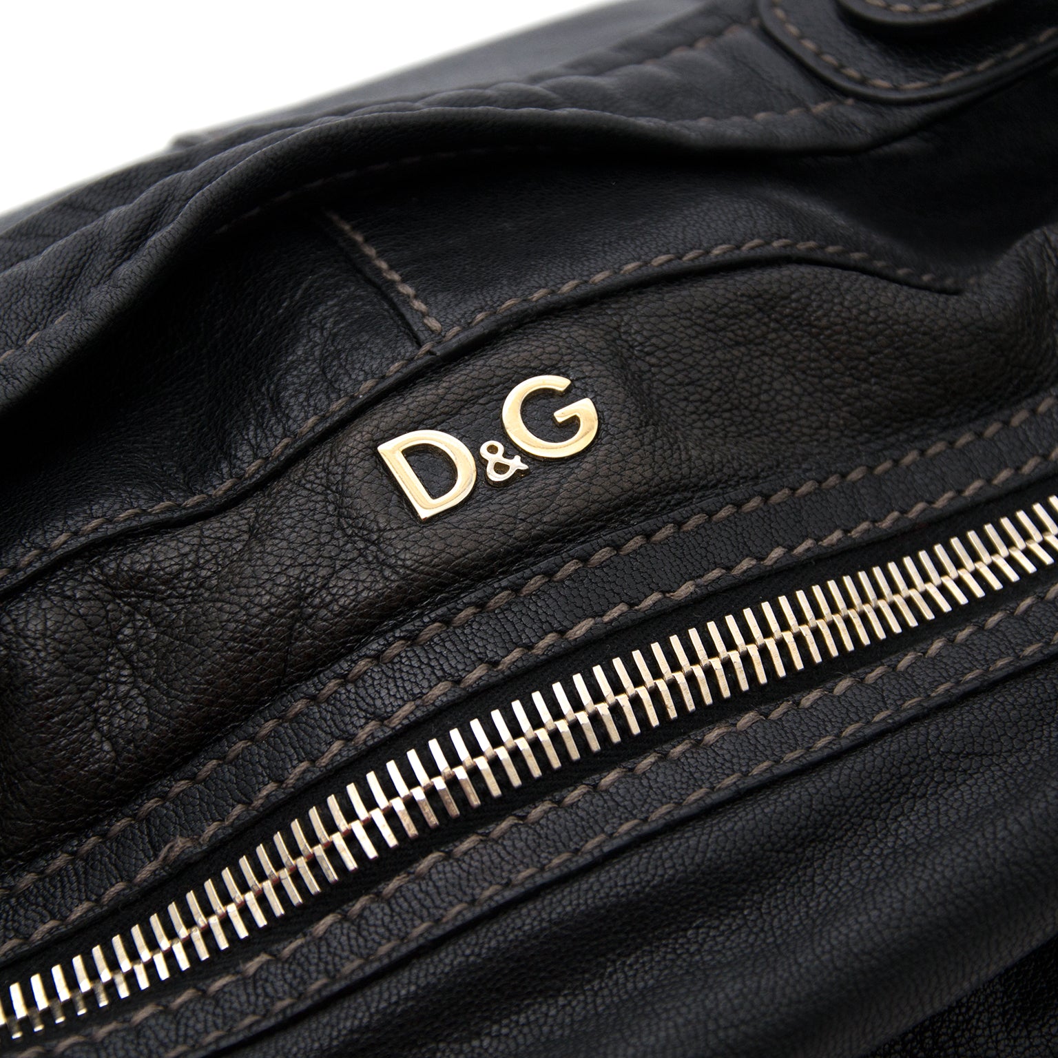 Dolce & Gabbana Sac Bandoulière En Cuir Noir en ligne chez labellov.com pour le meilleur prix.