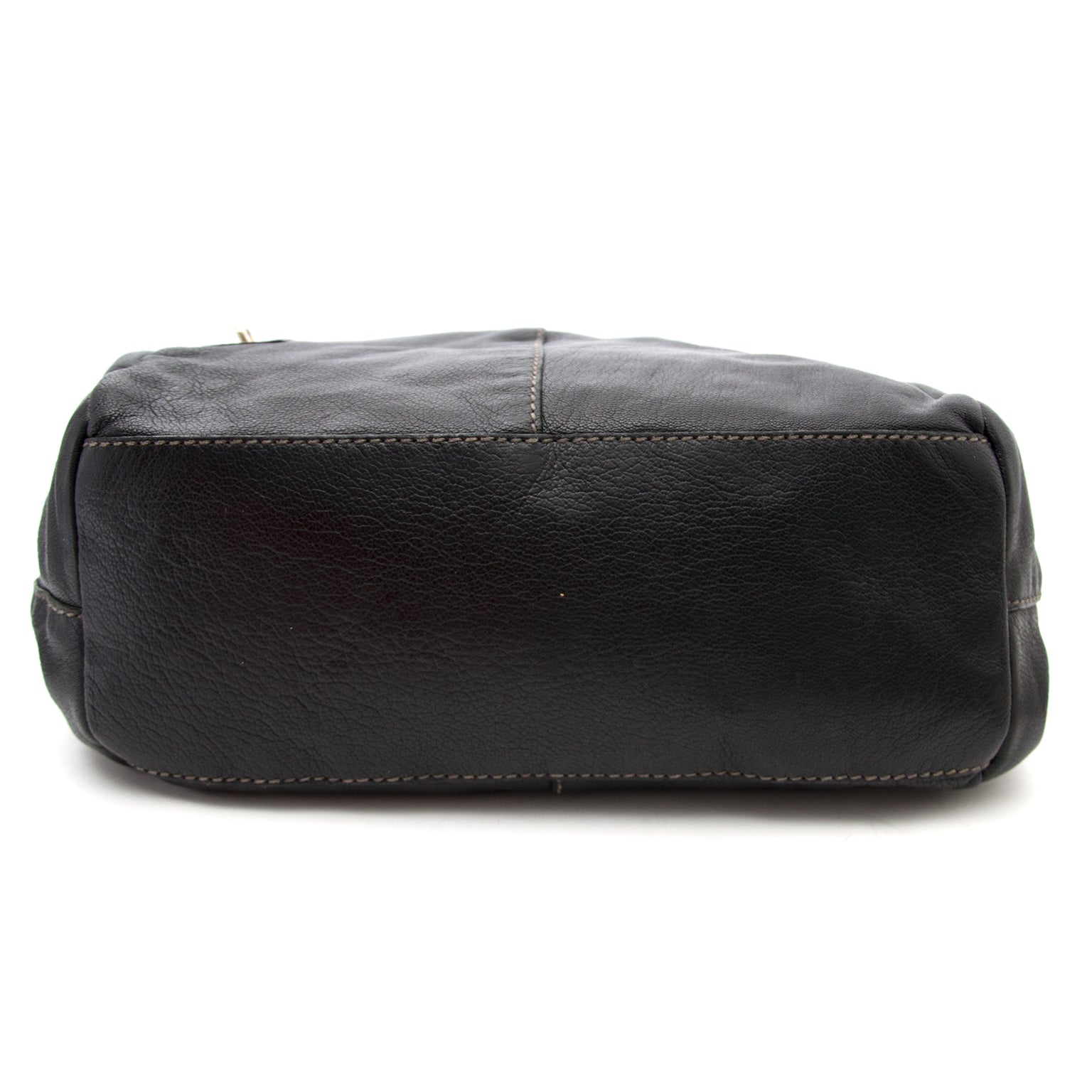 Now online at labellov.com at the best price: Dolce & Gabbana Black Leather Shoulder Bag!