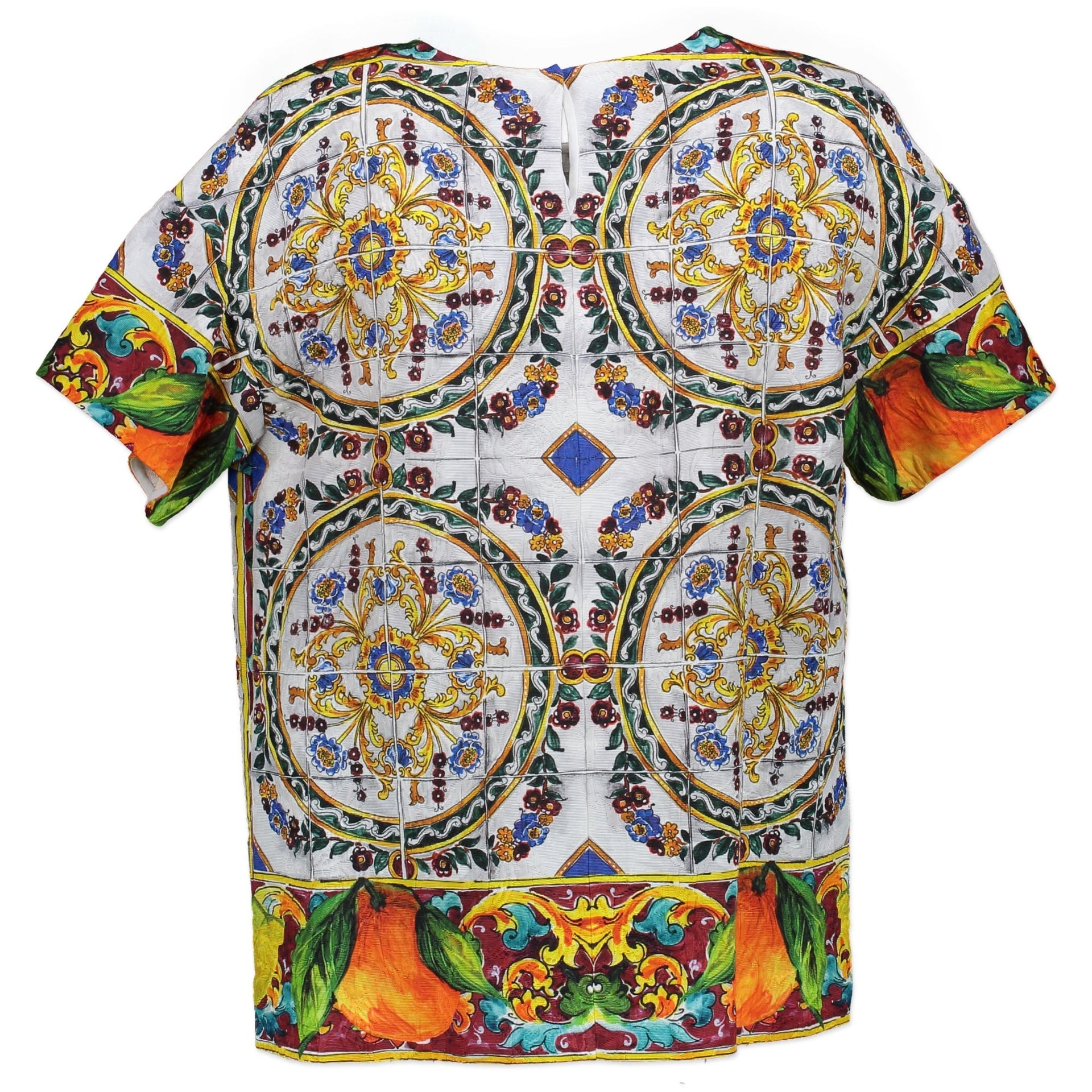 Buy authentic secondhand Dolce & Gabbana top at the right price at Labellov vintage webshop. Safe and secure online shopping.