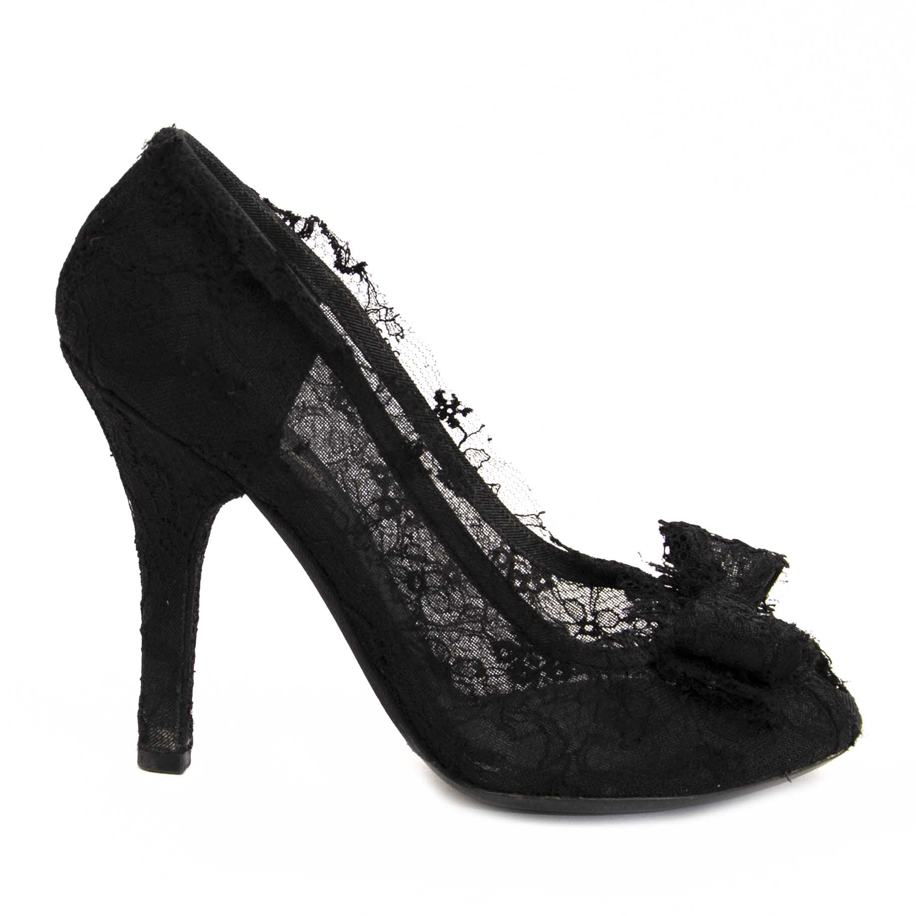 Dolce & Gabbana Black Lace Pumps - Size 38 Koop tweedehands dolce and gabbana d&g schoenen pumps hakken online webshop
