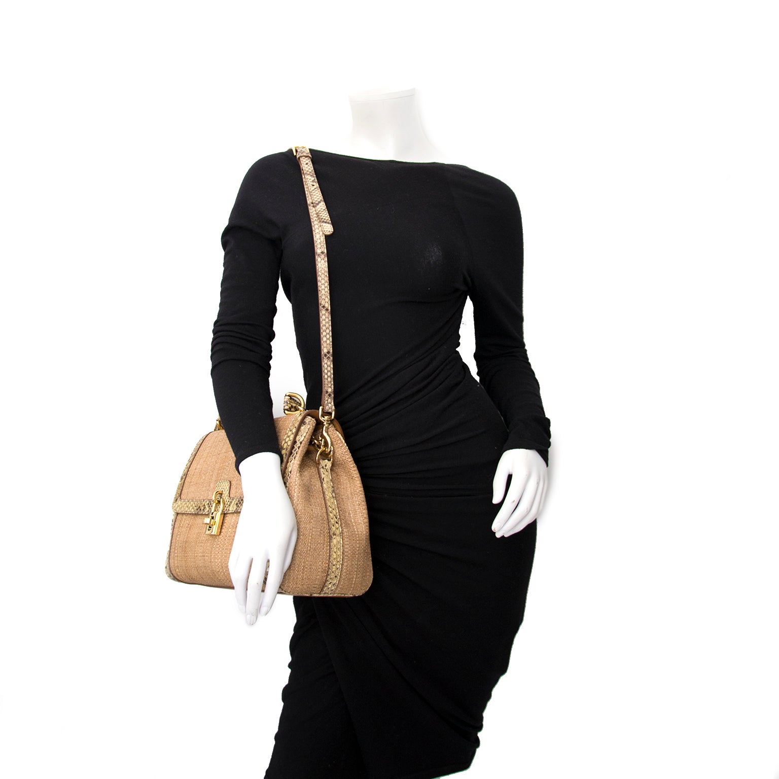 Achetez maintenant le Dolce & Gabbana Python Straw Bag Dolce, seconde main et vintage aux prix raisonnables.