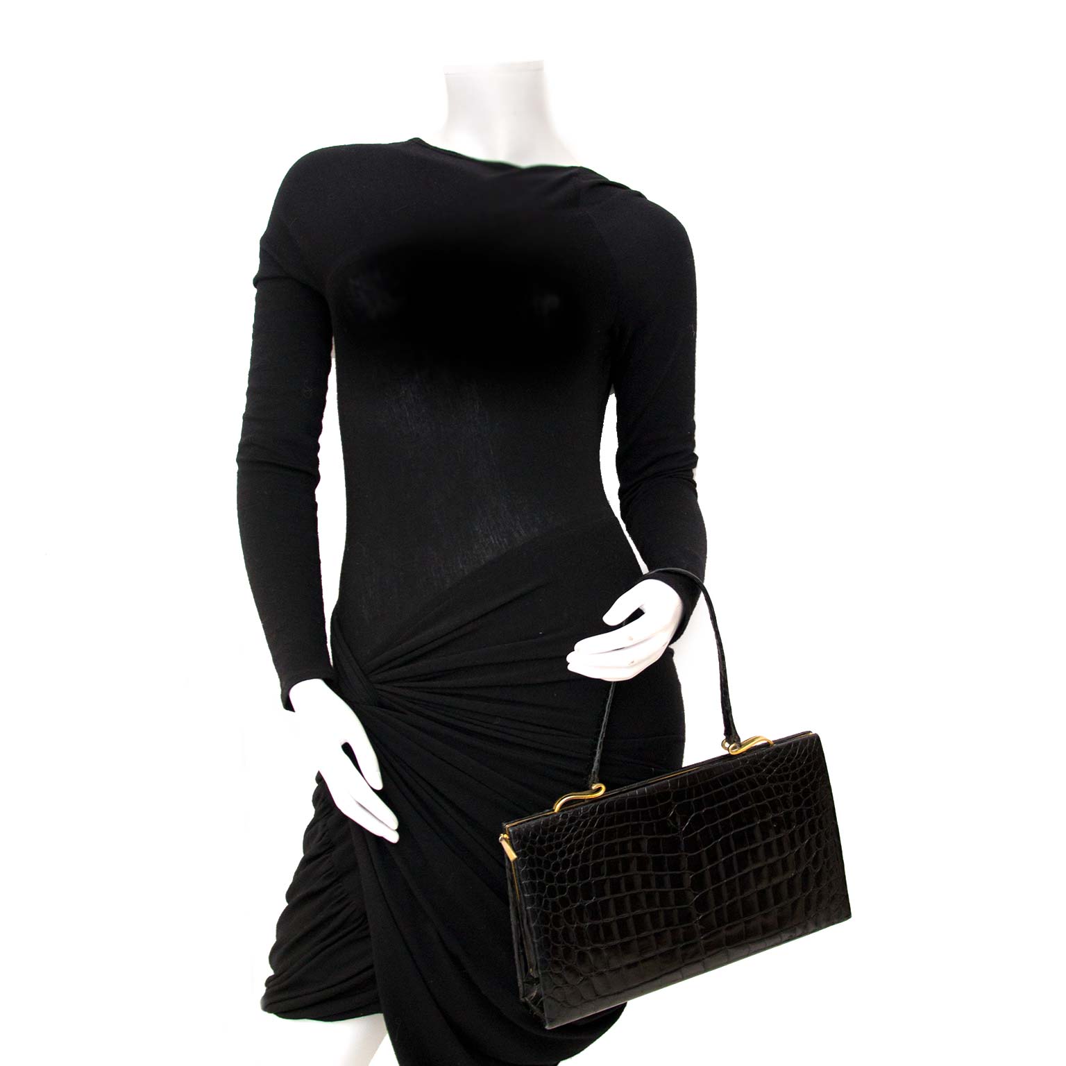ben jij opzoek naar een vintage merk handtas aan de beste prijs ? antwerpen Delvaux Vintage Black Evening Bag